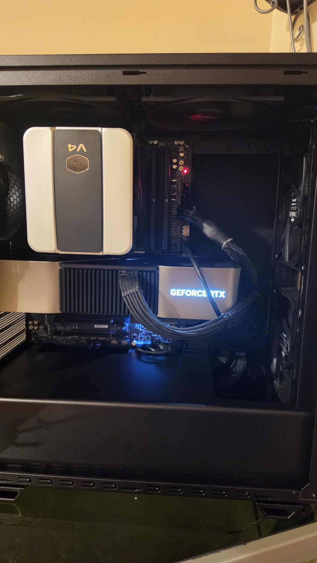 GIGABYTE B850 AORUS Elite WIFI7 AMD AM5 ATX Motherboard, Support AMD Ryzen 9000/8000/7000 Series, DDR5, 14+2+2 Power Phase, 3X M.2, PCIe 5.0, USB-C, WIFI7, 2.5GbE LAN, EZ-Latch, 5-Year Warranty customer photo 1