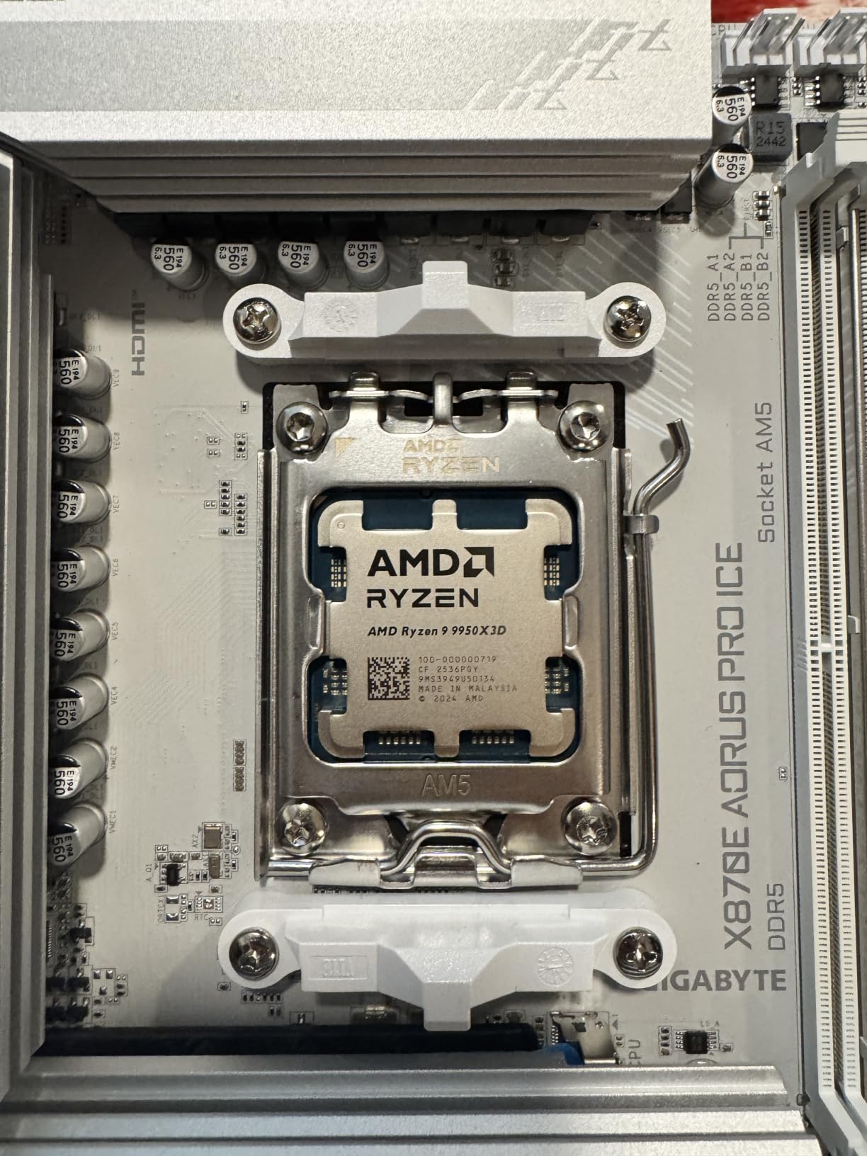 AMD Ryzen 9 9950X3D 16-Core Processor customer photo 2