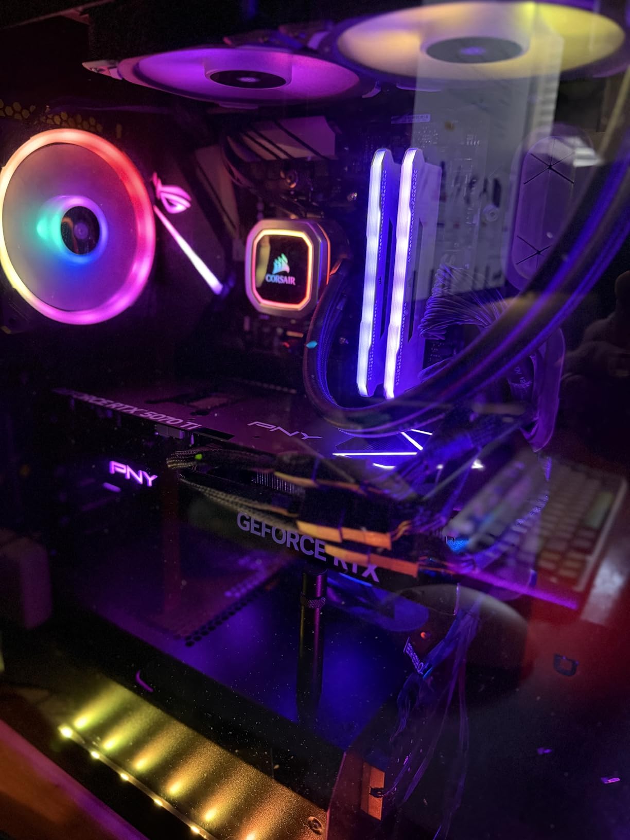 PNY GeForce RTX 5070 Ti Epic-X ARGB OC Triple Fan Graphics Card, 16GB GDDR7, 256-Bit, 2640 MHz Boost, PCIe 5.0, HDMI/DP 2.1, NVIDIA Blackwell, DLSS 4 customer photo 1