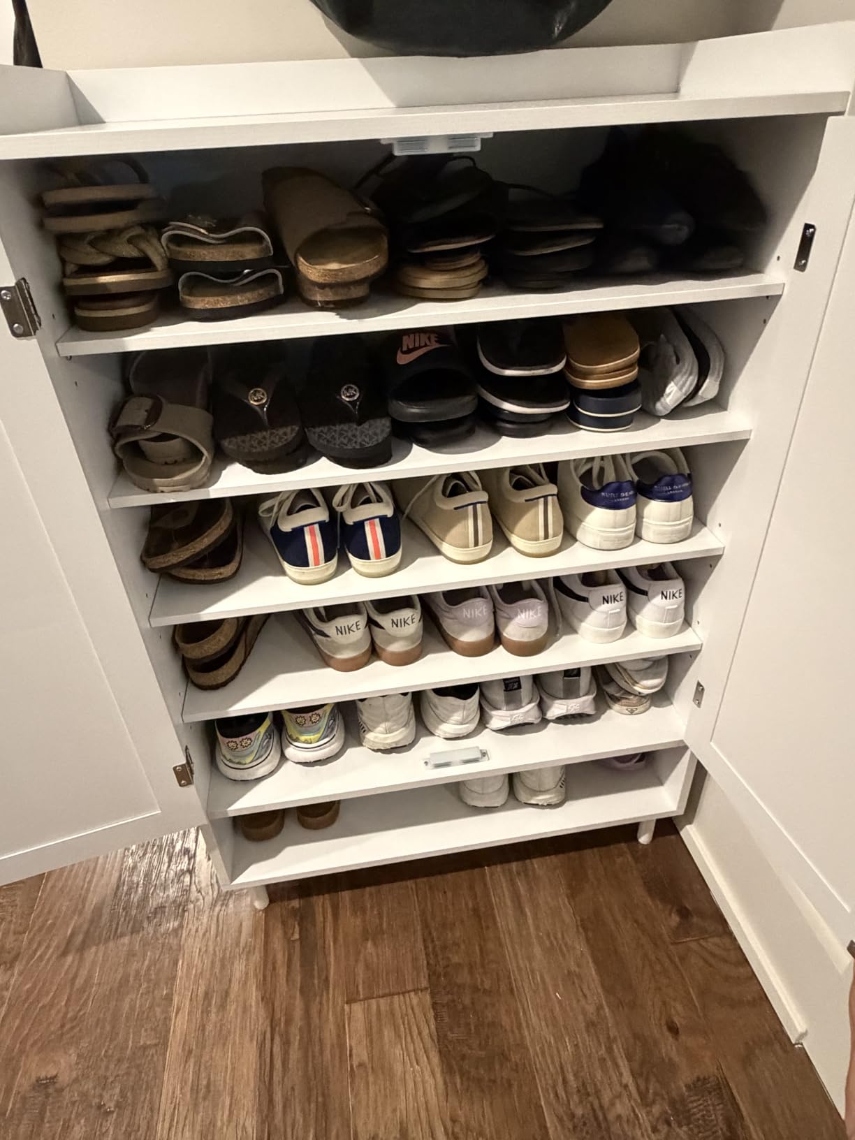 ONBRILL Shoe Cabinet with Cross Molding Doors, 6-Tier Shoe Storage Cabinet with 3 Adjustable Shelves and Metal Legs, Black customer photo 2