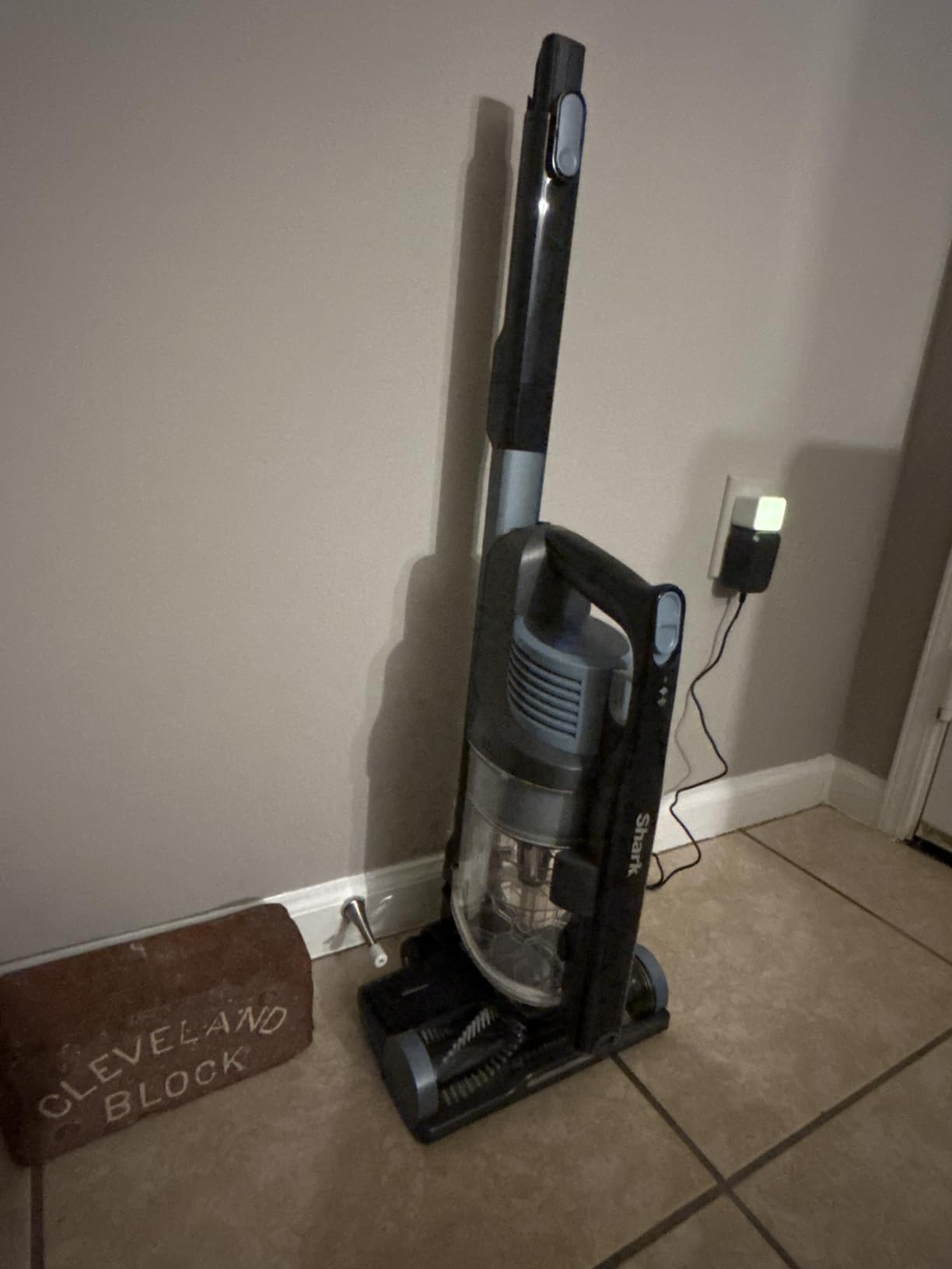 Shark PowerPro Plus Cordless Stick Vacuum, Lightweight, Rechargeable, FloorDetect Technology, HEPA Filter, Up to 50-Minute Runtime, Powerful Pet Hair Pickup, Carpets & Hard Floors, Pure Water, IZ377H customer photo 1