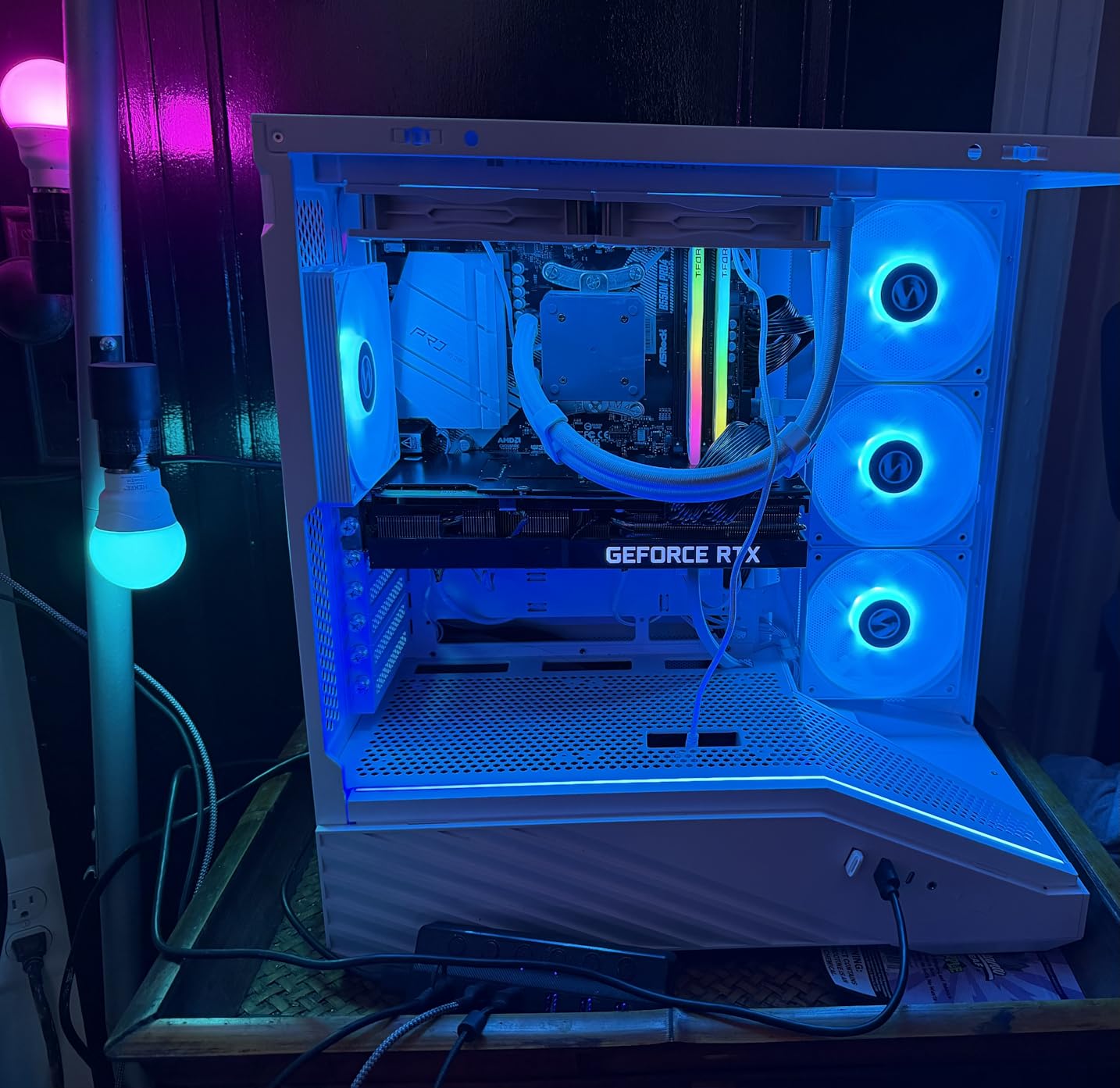 Lian Li Vector V100 ATX Mid-Tower PC Case with 4 ARGB PWM Fans, Black | Side I/O USB-C | Dust Filter | Support 420mm GPUs & 360mm Radiator | Included GPU Bracket | LED & Display Platform (V100RX) customer photo 1
