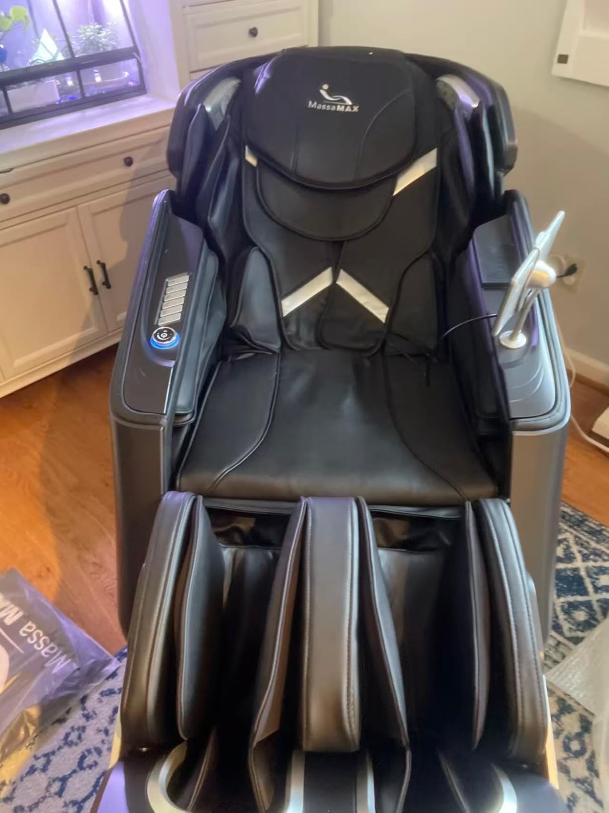MassMAX Massage Chair for Stretch & Flexibility - 4D Full Body Recliner with Flexible 172 Degree SL Track, Calf Kneading, Auto Footrest & 22 Modes for Premium Comfort A675 Black customer photo 1