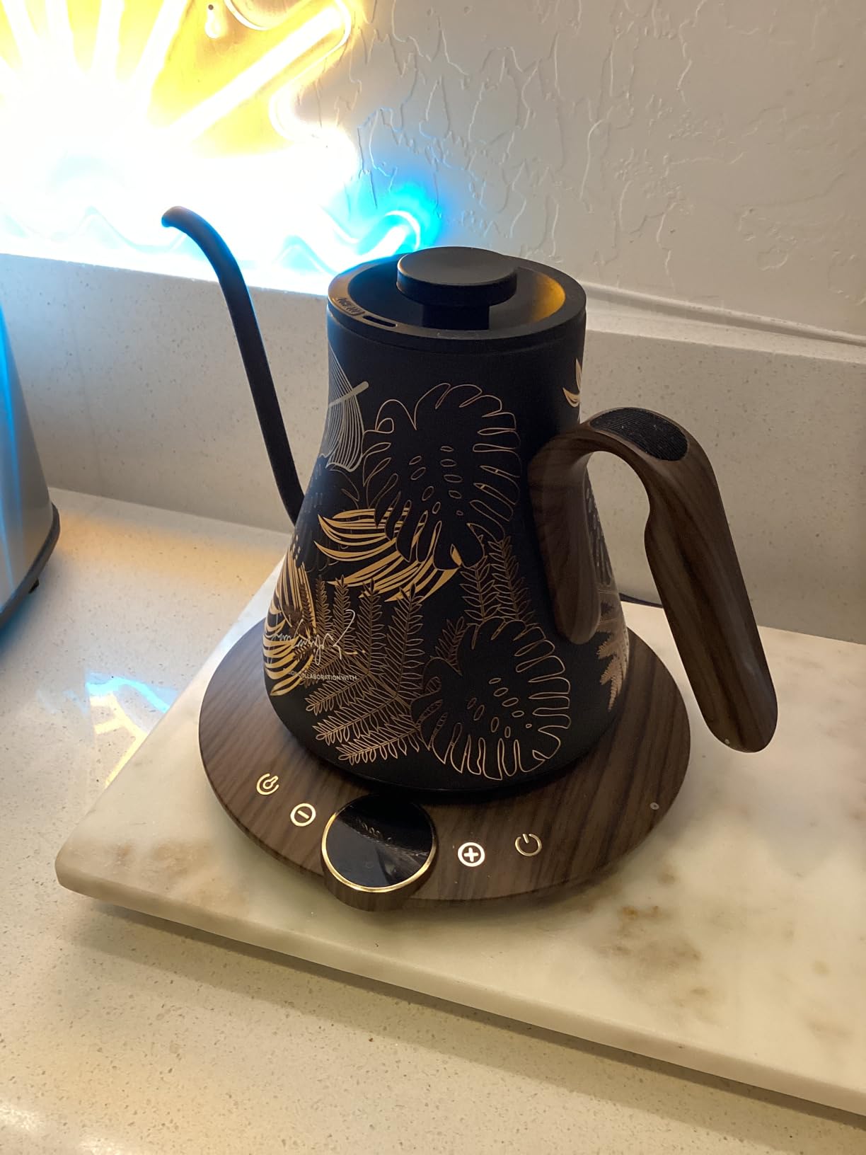 Cocinare Gooseneck Electric Kettle, +/-1F Precise Temperature Control, 1500W Fast Heating, Pour Over Coffee & Tea Kettle with Brew Timer & Keep Warm, Stainless Steel, 0.9L (Delacroix Green) customer photo 2