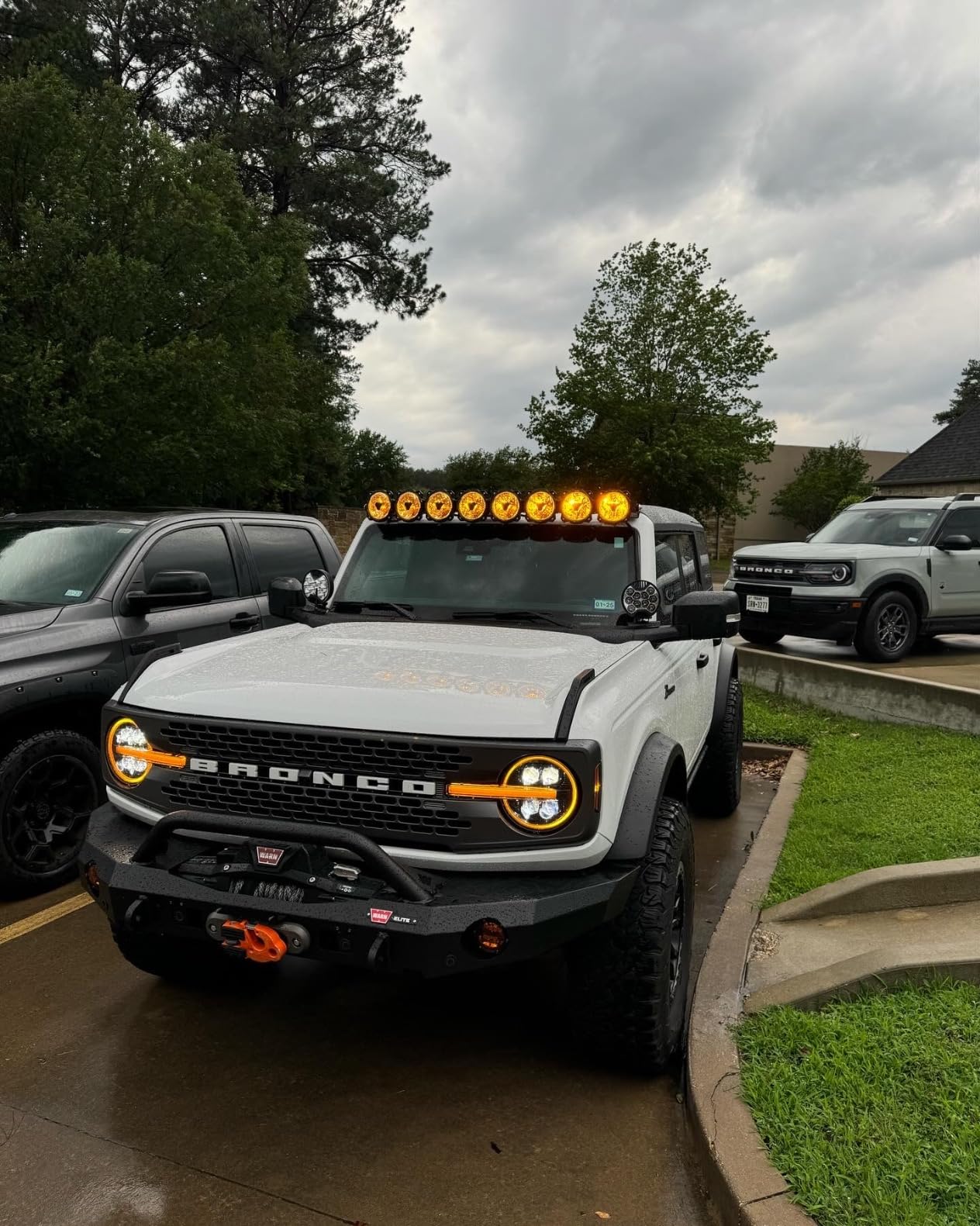 Warn Zeon 10-S Platinum 12V Electrical Utility Winch with 100 ft of 3/8 in Spydura Synthetic Rope & 10,000 lbs. - Includes Wireless Remote and Epic Dual Pin H Shape Shackle Hyperlink (92815) customer photo 1