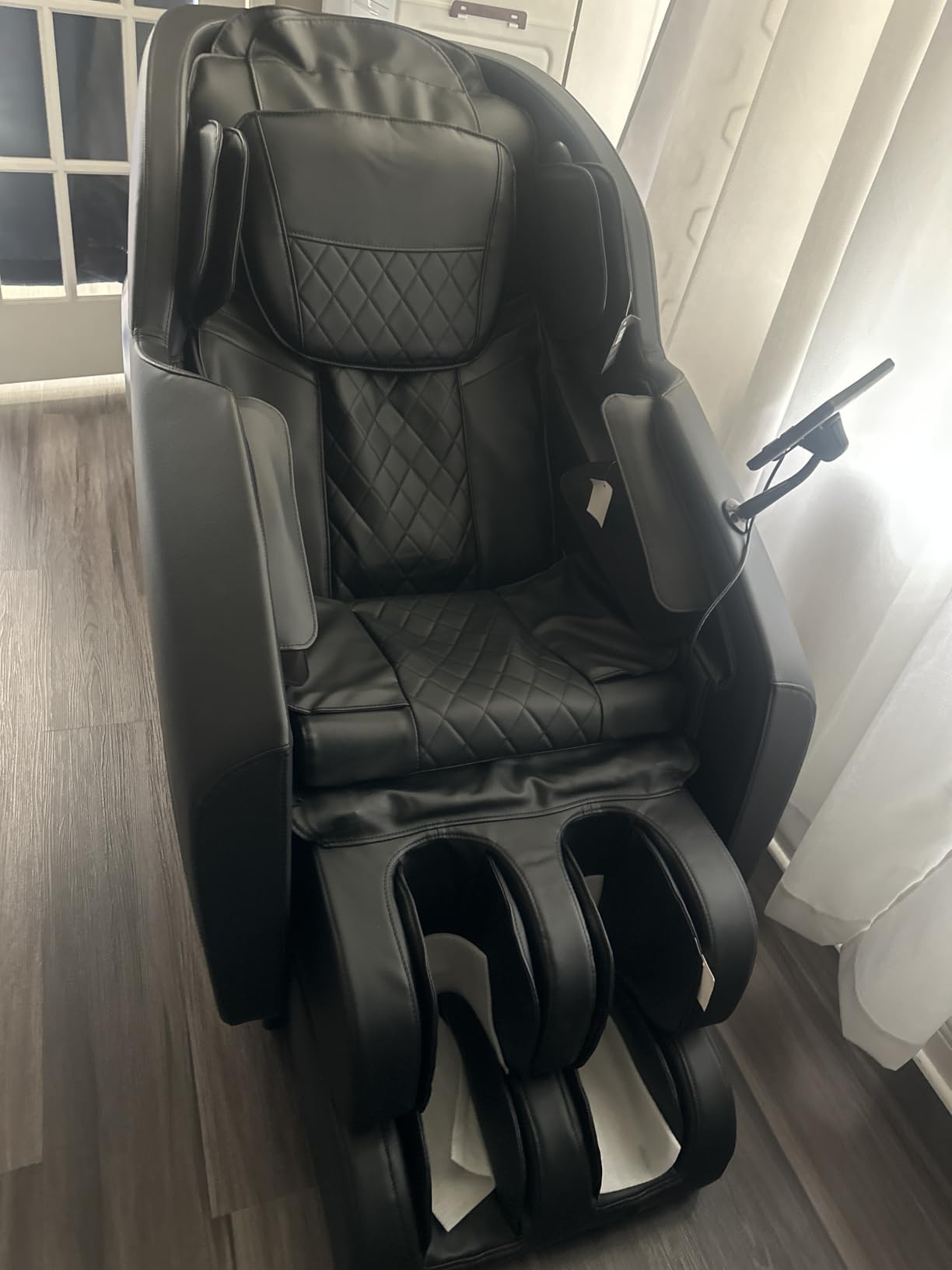 Massage Chair, Zero Gravity Full Body Massage Chair, Shiatsu Recliner with 14 Massage Points, Lumbar and Calf Heating, 20 Auto Modes, Spacious Massage Area, Bluetooth Speaker, Touch Screen Controller customer photo 2