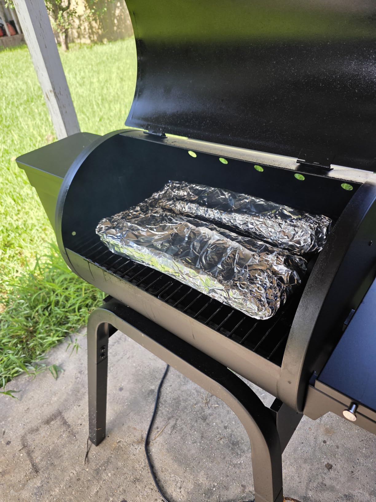 Brisk It Zelos-450 WiFi A.I. Electric Wood Pellet Smoker Grill - Smart Grill With Waterproof Cover - 450 sq.in Cooking Area, 7-in-1 Outdoor Grill & Smoker, PID Controller (Up to 500°F), Meat Probe customer photo 1