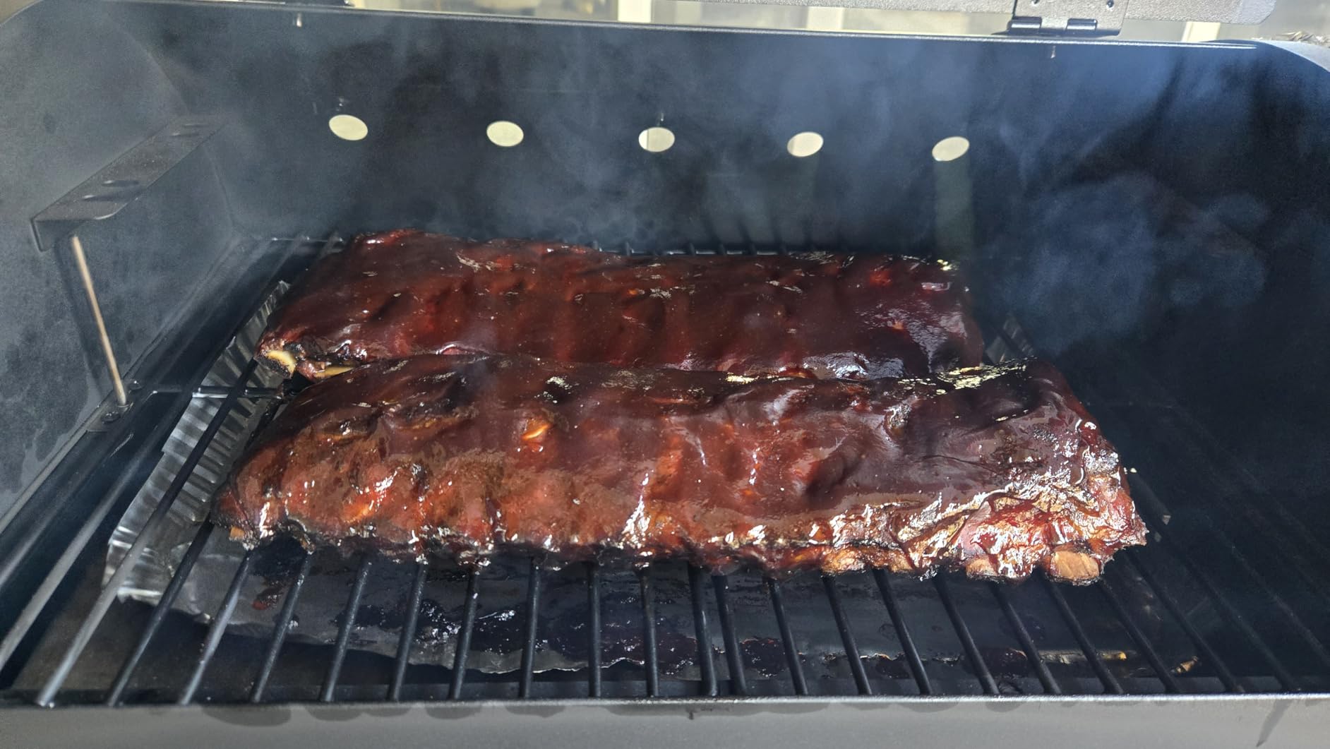 Brisk It Zelos-450 WiFi A.I. Electric Wood Pellet Smoker Grill - Smart Grill With Waterproof Cover - 450 sq.in Cooking Area, 7-in-1 Outdoor Grill & Smoker, PID Controller (Up to 500°F), Meat Probe customer photo 2