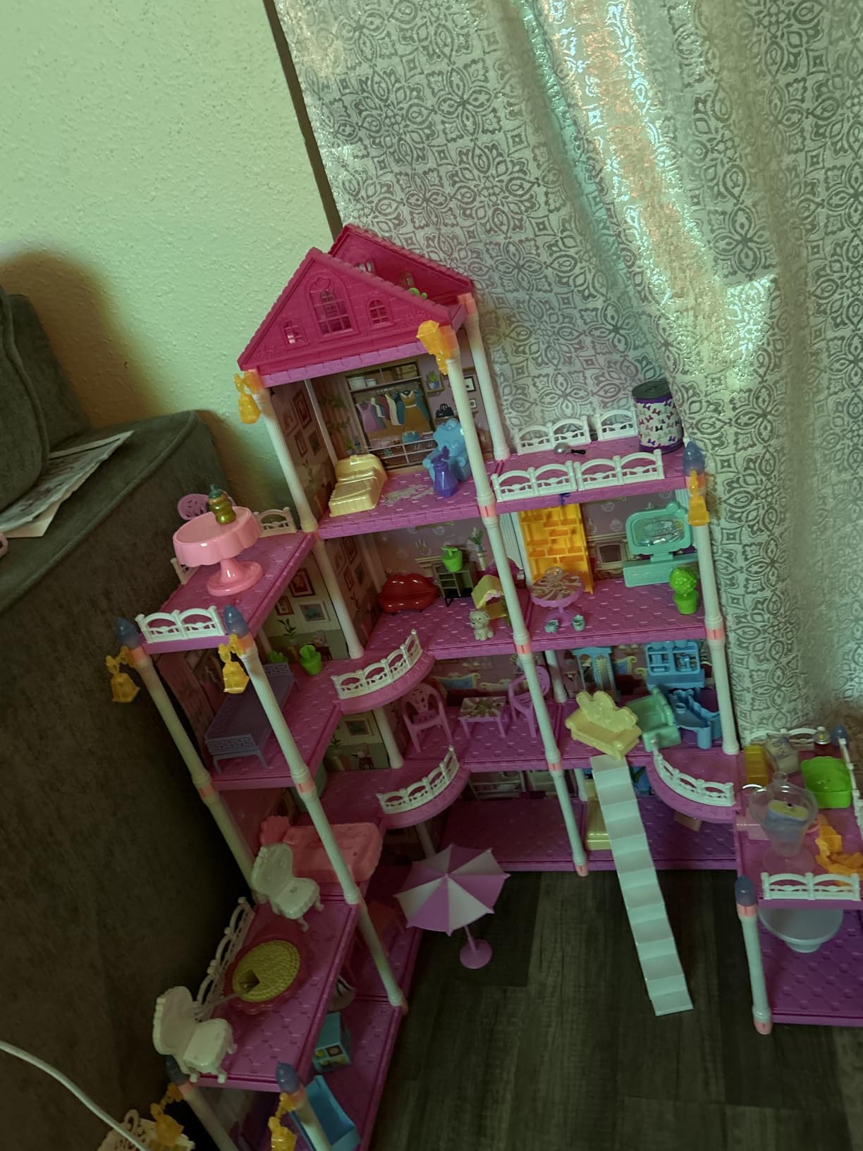 Lehoo Castle Doll House Dreamhome, 4-Story 12 Rooms Dollhouse Playhouse with Doll and Furniture, Pretend Dream Dollhouse Playset Pink Girl Toys, Sturdy Construction, Easy to Move, Ideal Gift Toy customer photo 2