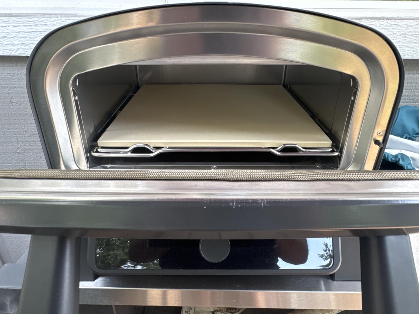 Current Model P Smart Electric Pizza Oven Indoor & Outdoor, 850°F Countertop Oven, No Turning Required, Perfect Pizza Every Time, Smart App Control, 12-Inch Pizza Stone Included, Slate customer photo 1