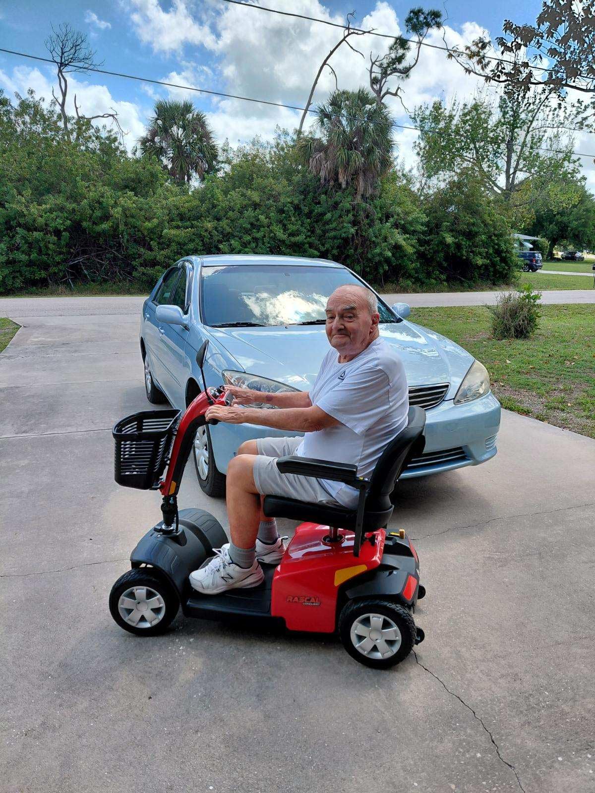 Rascal Conquest 4-Wheel Heavy-Duty Outdoor Mobility Scooter, Long-Range Battery-Powered Electric Travel, 350lb Capacity, Battery Included customer photo 1