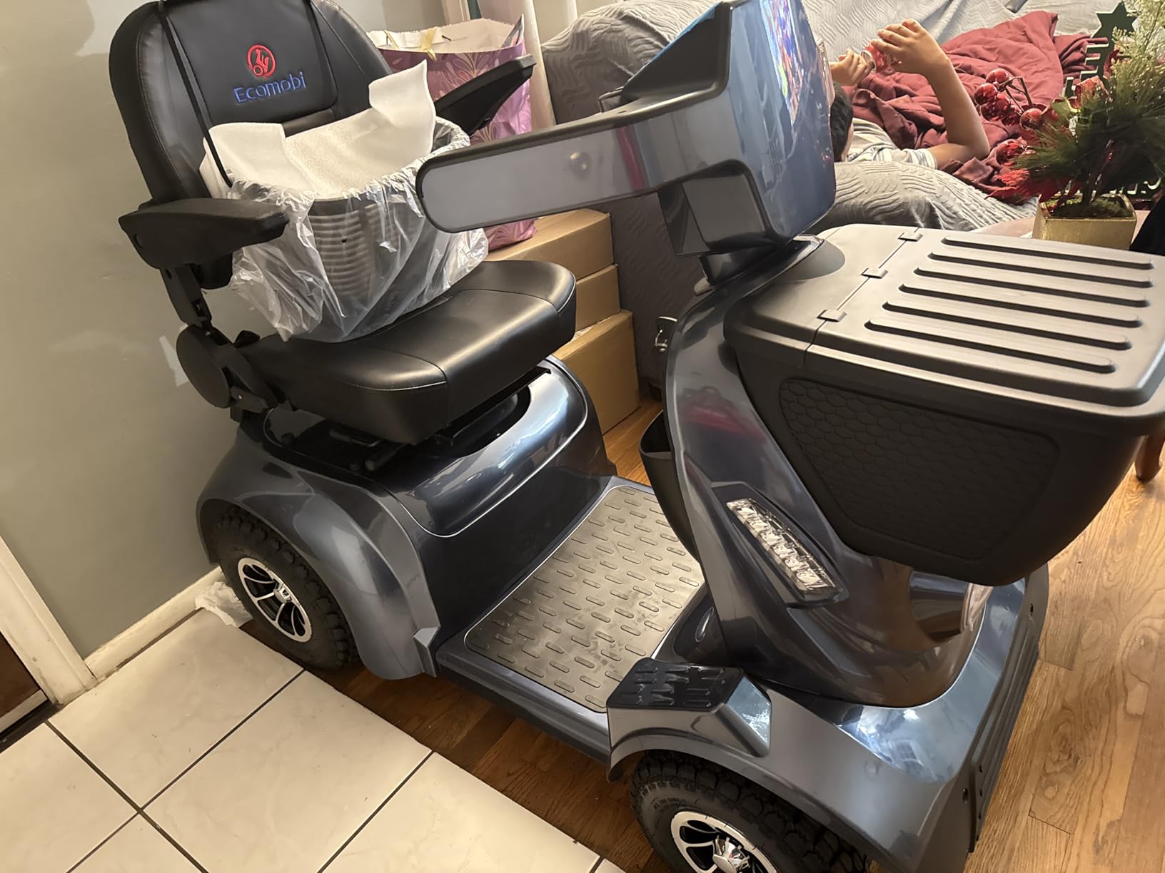 MS09 MAX All-Terrain 1000W Electric Mobility Scooter for Adults & Seniors, 500 LBS Load, 32 Miles Range Heavy-Duty Powered Wheelchair with Bluetooth, Front & Rear Storage Baskets, Off-Road Suspension customer photo 2