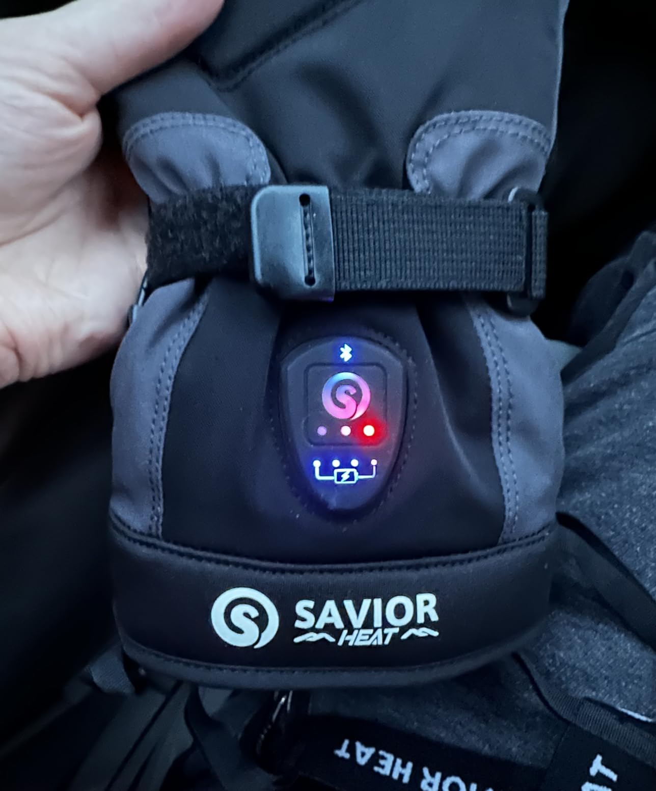SAVIOR HEAT 3.0 Heated Ski Gloves for Men & Women, 7.4V 3000mAh Anti-Freeze Battery, PD Fast Charging & Bluetooth APP Control, Waterproof Goat Leather, 3M Thinsulate for Skiing Motorcycle customer photo 2