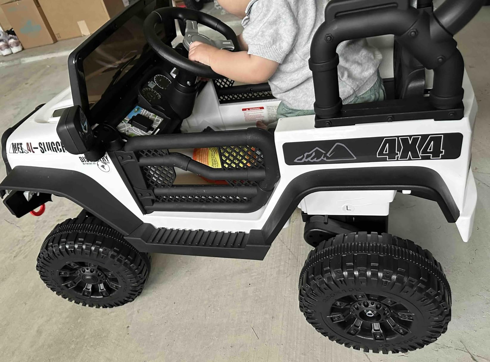 24V Kids Ride On Jeep Car, 400W Motor Ride On Toys w/Parents Remote Control, Electric Cars for Kids with 4-Wheel Suspension, Bluetooth, MP3, Music, LED Light, Black customer photo 2