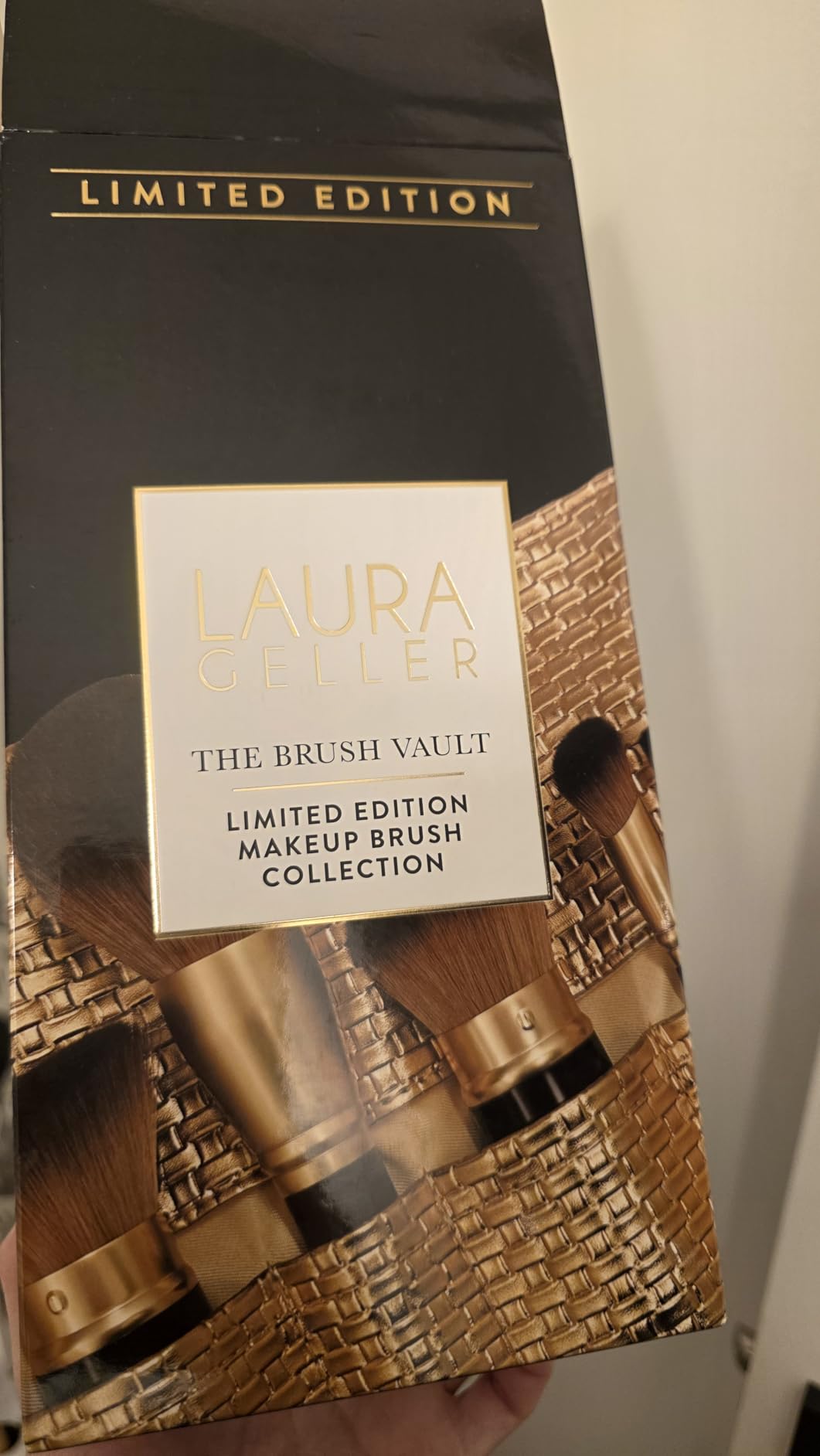 LAURA GELLER NEW YORK The Brush Vault - Ultimate Limited Edition Makeup Brush Collection - Includes Ten Must-Have Makeup Brushes for Mature Skin customer photo 2
