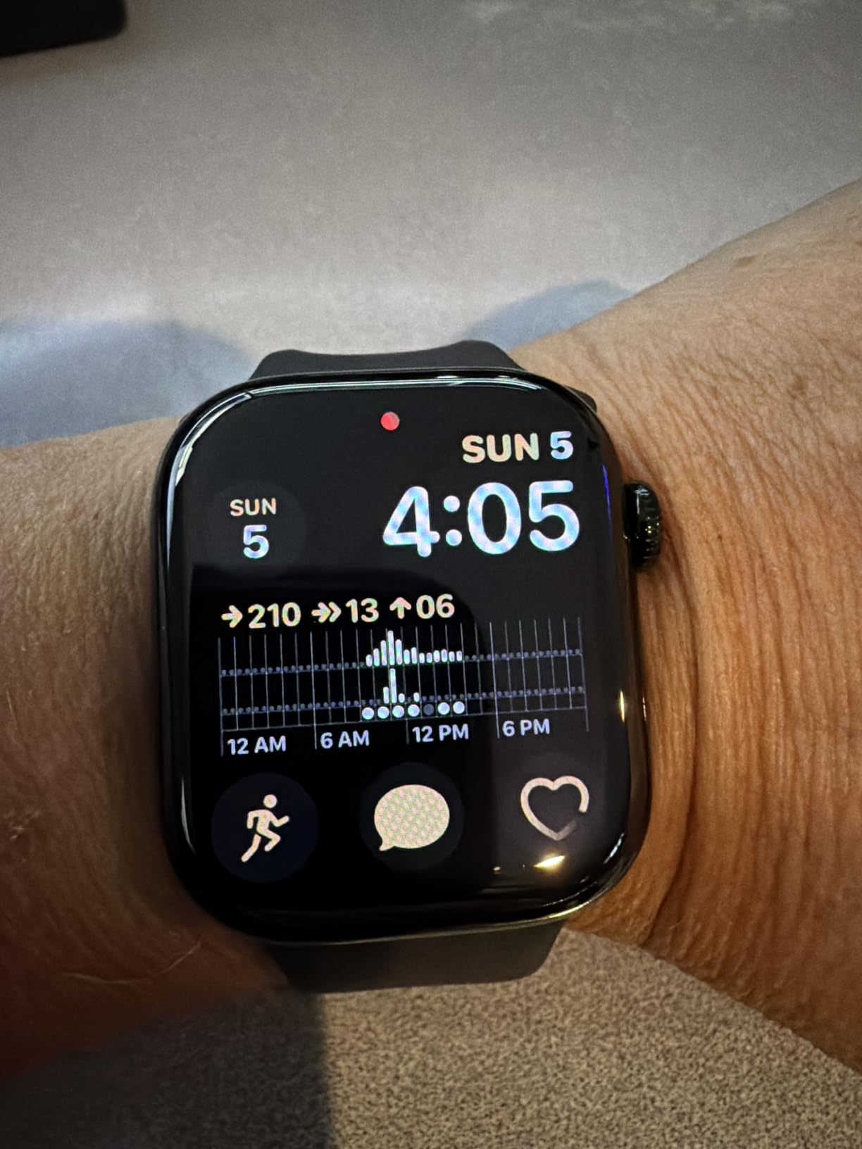 Apple Watch Series 11 [GPS 46mm] Smartwatch with Jet Black Aluminum Case with Black Sport Band - M/L customer photo 1