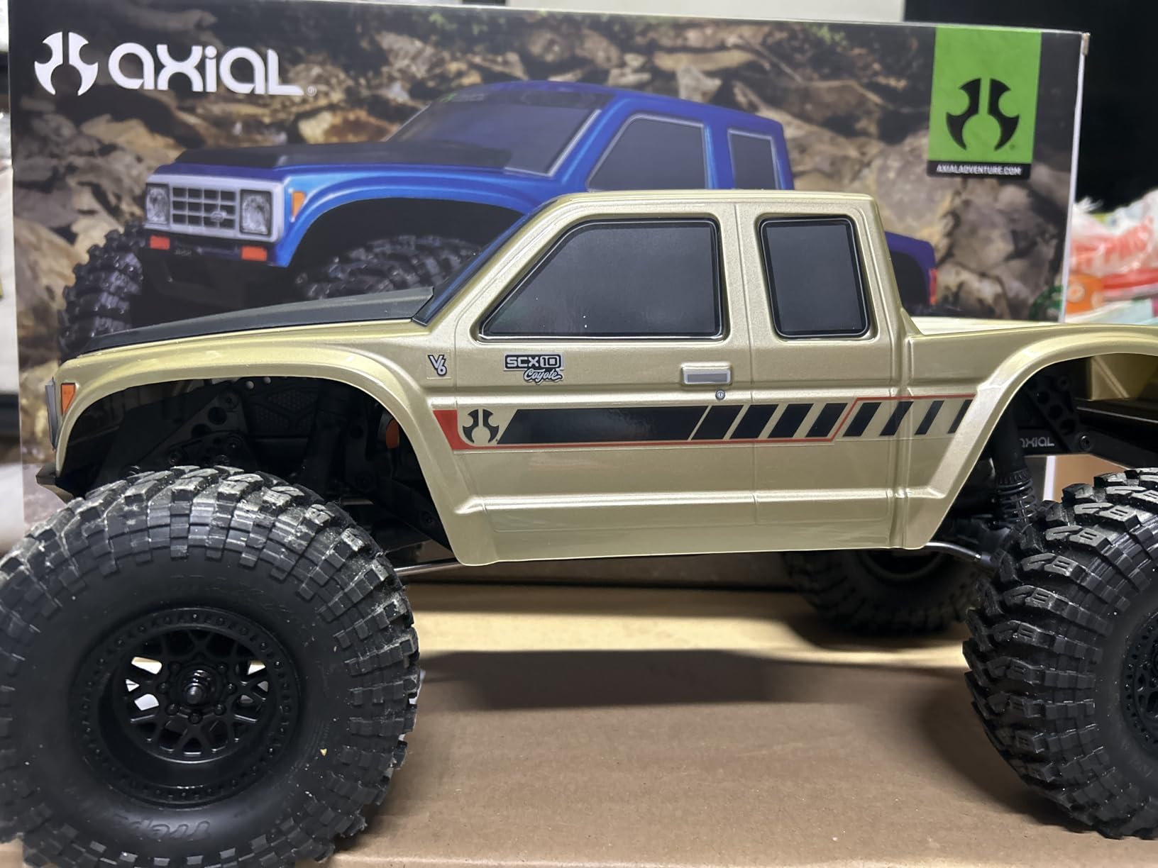 Axial RC Truck SCX10III Coyote: 1/10 4WD RTR with Battery and Charger, Brushed Rock Crawler, Gold, AXI-3071 customer photo 2