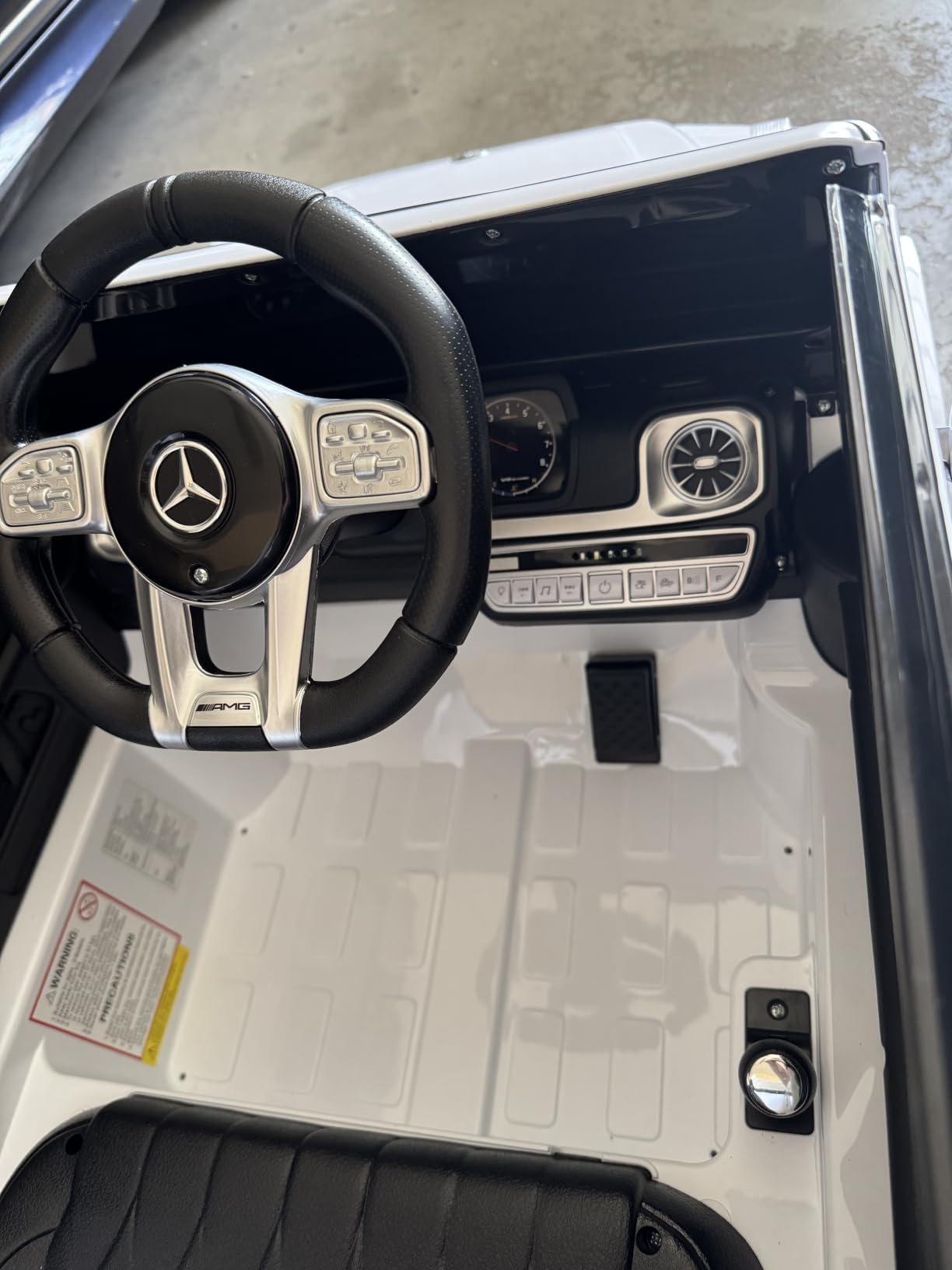 ELEMARA Licensed Mercedes-Benz AMG G63 Ride on Toys, Electric Car for Kids W/Parents Control, Electric Powered G Wagon Ride On Truck Toy, Low Battery Prompt, Bluetooth, Flickering Lights/LED Lights, White customer photo 2