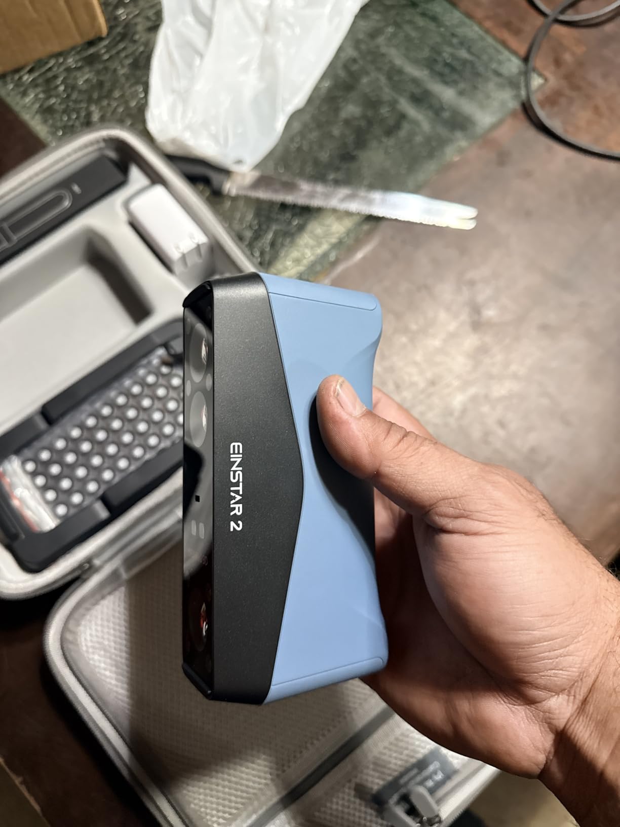 EINSTAR 2 Wireless 3D Scanner, 17 Parallel Lines Blue Laser and VCSEL Infared Light Support 3D Scanning Small to Large Objects, Up to 90 FPS High Speed Scanning, Support 3mm, 6mm, 12mm Markers. customer photo 1