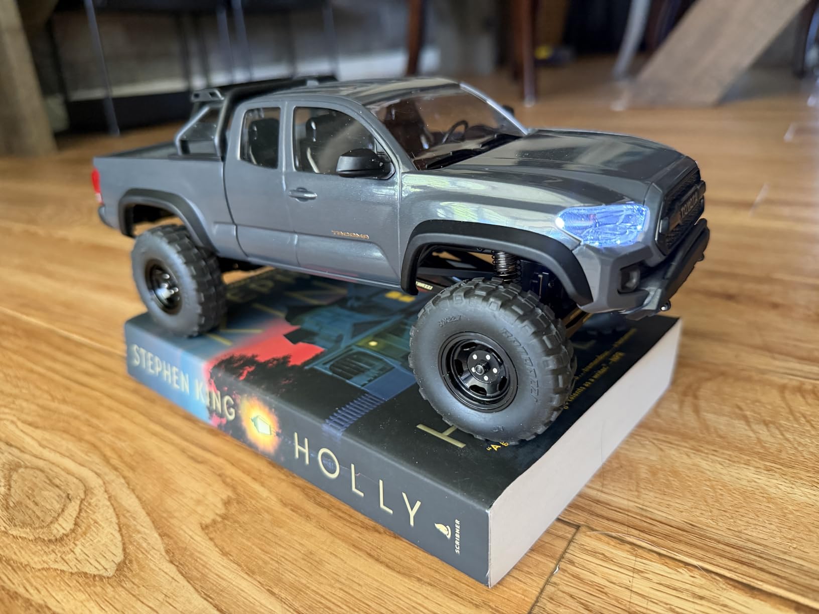 FMS FCX24 TOYOTA TACOMA 1/24 RC Crawler 4x4 RC Truck Crawler, Official Licensed Scale RC Rock Crawler with 2-Speed Transmission, High Torque Motor, All-Metal Bearings, RTR RC Car for Adults (GRAY) customer photo 1