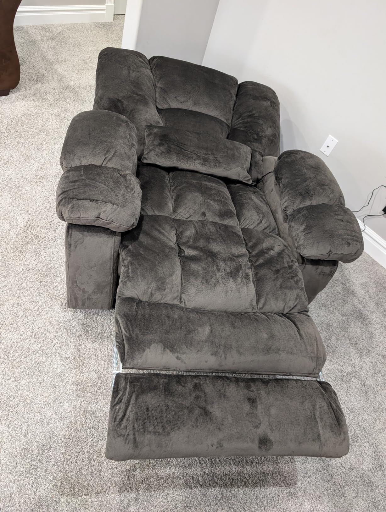 Big Man 500 lbs Power Lift Recliner Chair, Oversized Lay Flat Recliner | 500 lbs Heavy Duty, Power Lift & Lay Flat Recline, Extended Footrest, Heat Massage, USB-C Charging, Arm Storage & Cup Holders customer photo 1