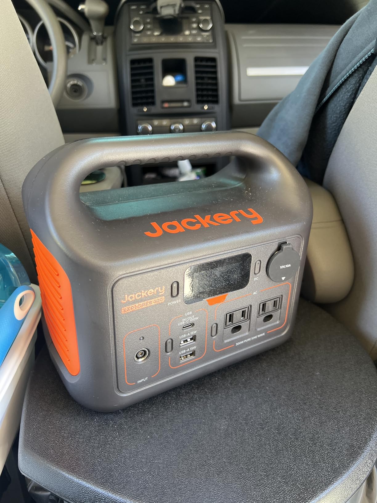 Jackery Solar Generator 300, 292Wh Power Station with 40W Solar Panel, 300W Pure Sine Wave AC Outlet for RV Outdoors Camping Travel Blackout customer photo 2