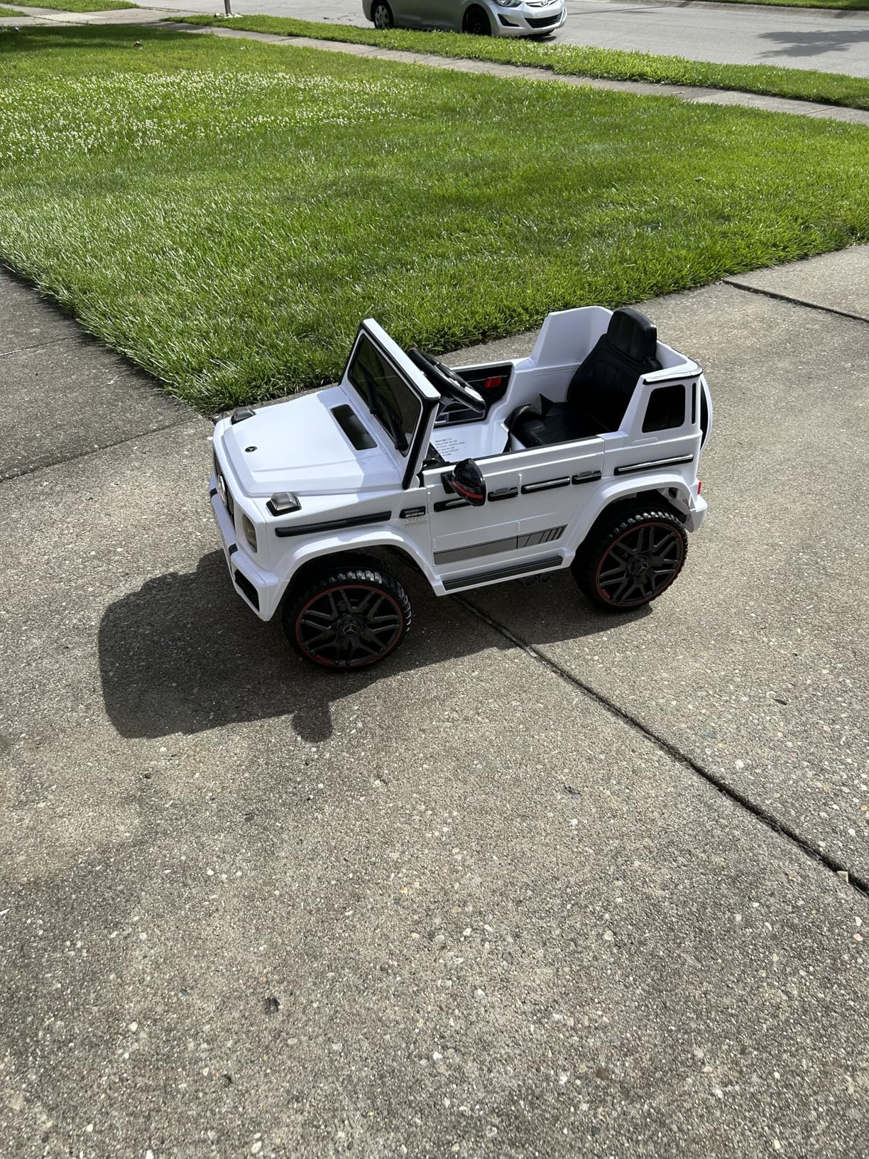 Mercedes-Benz Licensed G63 12V Kids Ride On Car, Ride on Toys with Parental Remote Control, Durable Material Body, Upgraded Motors, LED Lights & Music, Safe Electric Car for Toddlers, Black customer photo 1