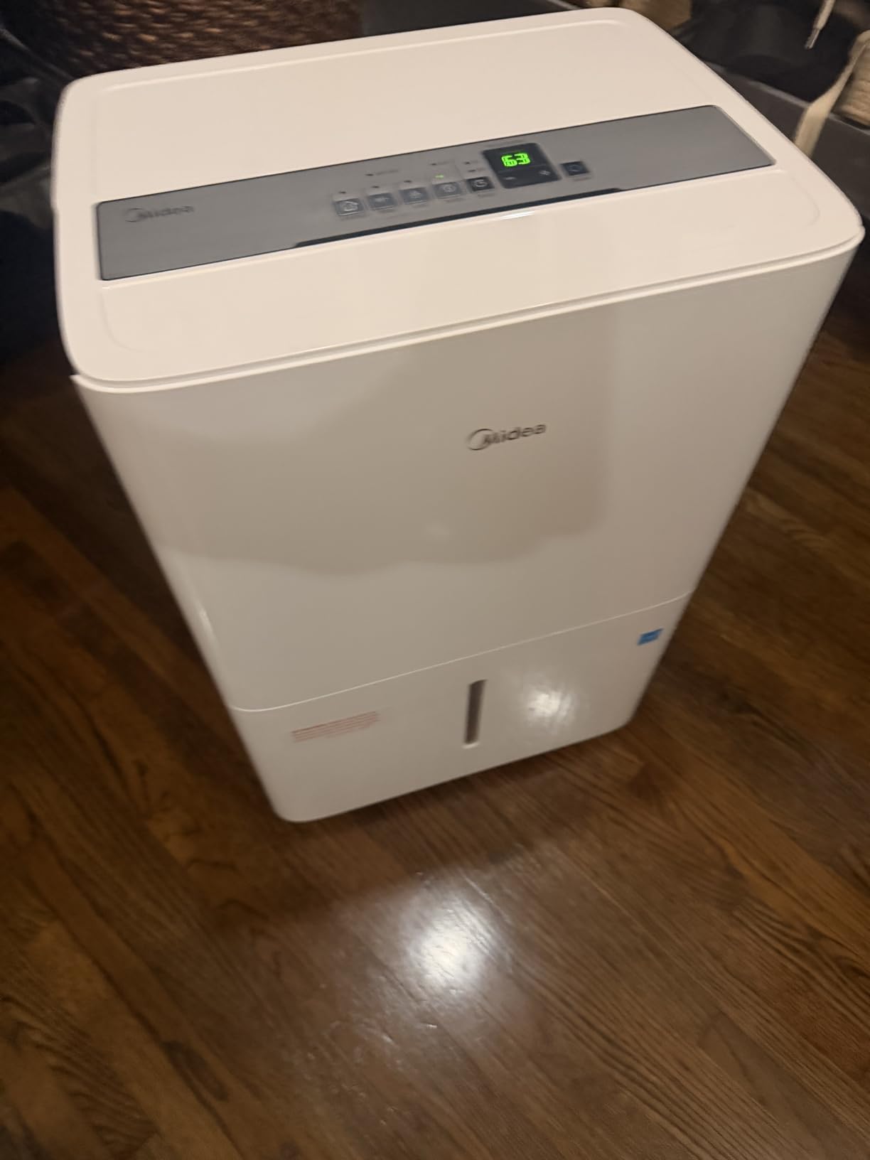 Midea 4,500 Sq. Ft. Dehumidifier for Basement, With Reusable Air Filter 50 Pint - Ideal For Basements, Large & Medium Sized Rooms, And Bathrooms (White) customer photo 2
