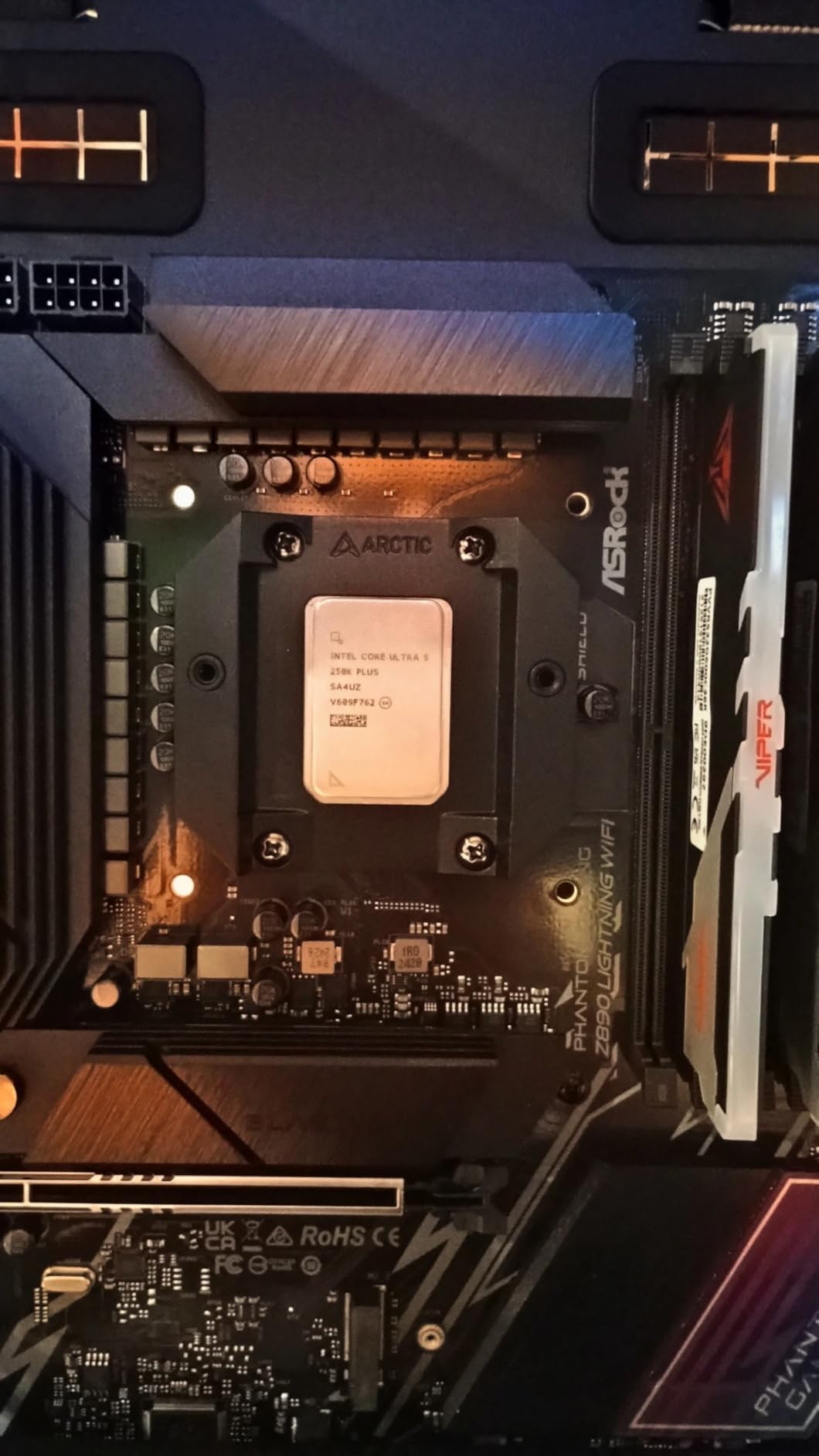 Intel Core Ultra 5 Processor 250K Plus 18 cores (6 P-cores + 12 E-cores) up to 5.3 GHz customer photo 2
