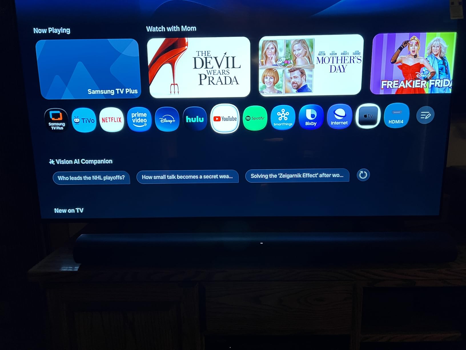 Samsung 65-Inch Class OLED S85H Series Samsung Vision AI Smart TV (2026 Model, 65S85H) OLED HDR, NQ4 AI Gen2 Processor, 4K AI Upscaling, AI Sound Controller, Color Booster Pro, Alexa Built-in customer photo 2