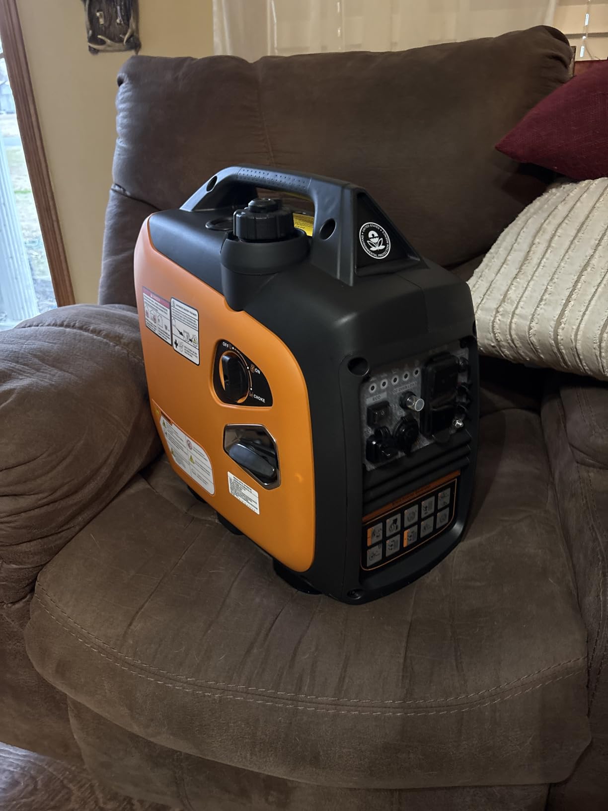 Oxseryn 2800-Watts Portable Inverter Generator, Gas Generators for Home Use, Camping, Super Quiet Emergency Home Backup, with Fuel Shut Off, 1.1Gal Fuel Tank, 39Lbs, EPA Compliant customer photo 1