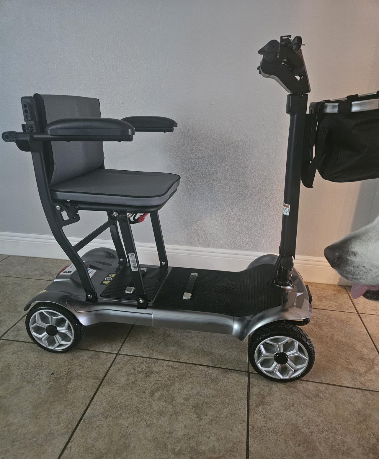 [2026 Upgraded] PAISEEC D3 Pro 35 lbs Lightweight Mobility Scooter for Seniors, Light Weight Mobility Scooter with 2 Batteries, Long Range, Airline Approved, Foldable Mobility Scooter (Silvery) customer photo 1