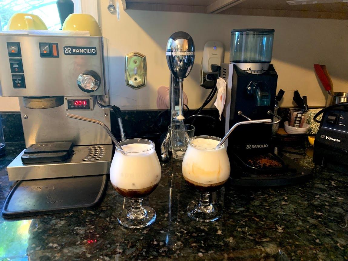 Hamilton Beach DrinkMaster Electric Drink Mixer, Retro Milkshake Maker & Milk Frother, 2 Speeds, Extra-Large 28 oz. Stainless Steel Cup, Classic Chrome customer photo 1