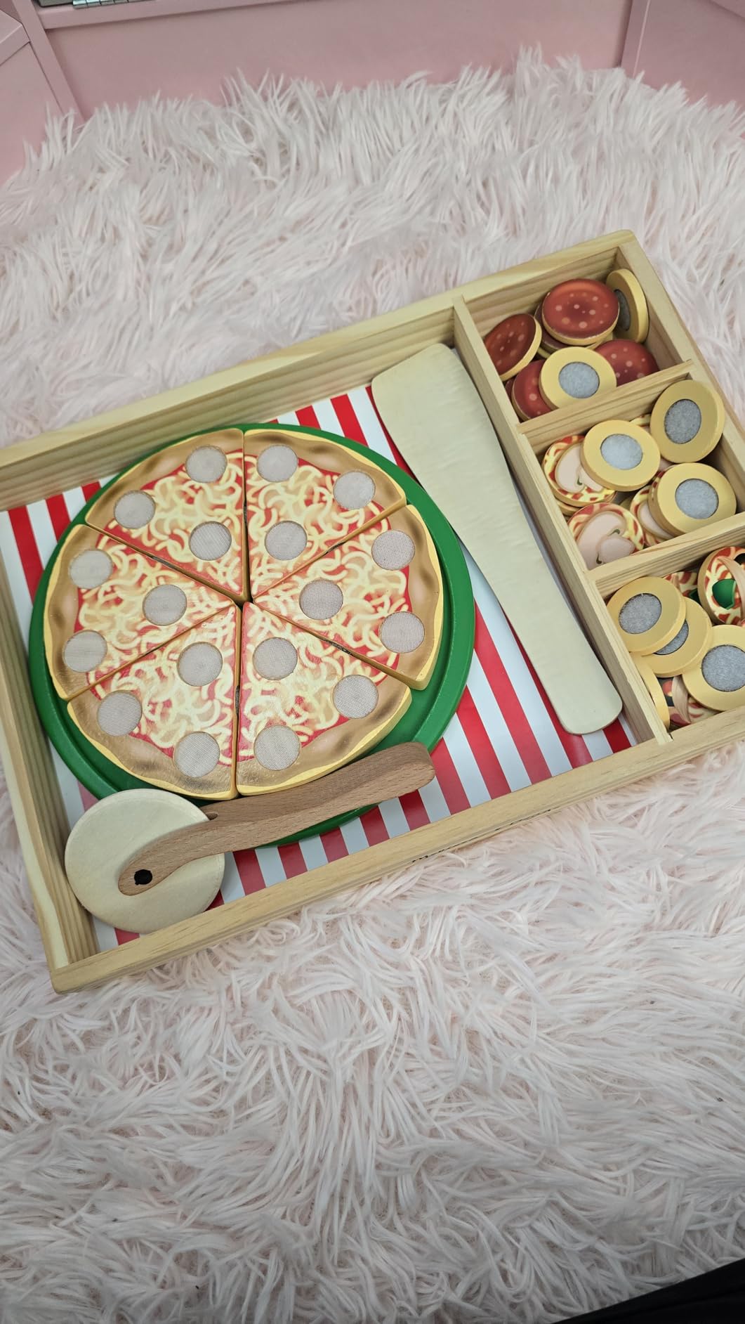 Melissa & Doug Wooden Pizza Party Play Set, 36 Self-Stick Toppings, Pizza Toy Kitchen Set & Play Kitchen Accessories, Preschool Toys for Boys & Girls 3+ customer photo 2