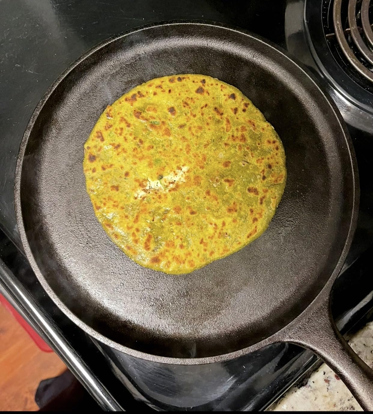Lodge Round Seasoned Cast Iron Griddle, PFAS-Free, 10.5 Inches customer photo 1