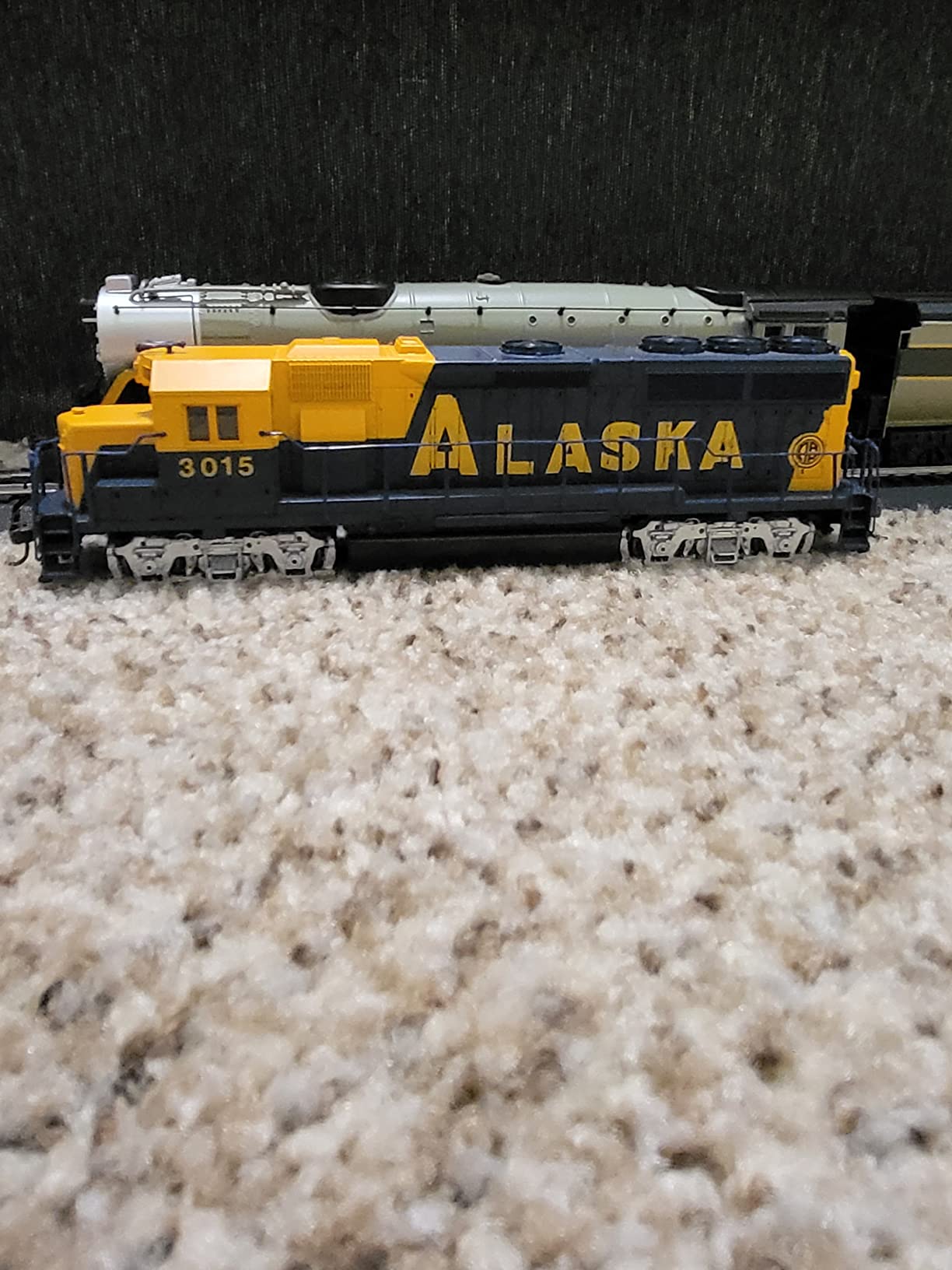 Bachmann Trains - Overland Limited Ready To Run Electric Train Set - HO Scale customer photo 1