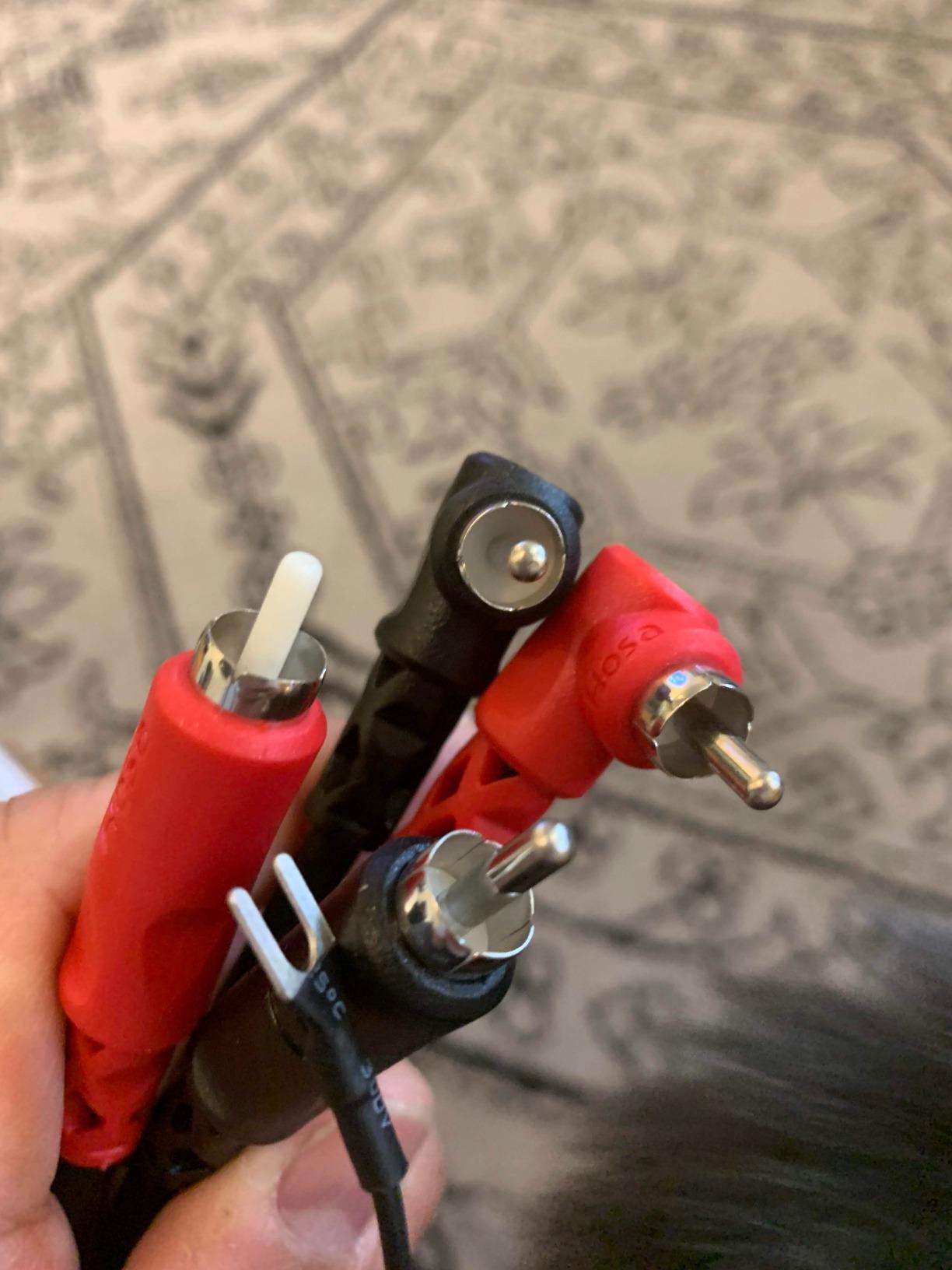 Hosa CRA-203DJ Stereo Interconnect, Dual RCA to Dual Right-angle RCA with Ground Wire, 9.8 Feet customer photo 2
