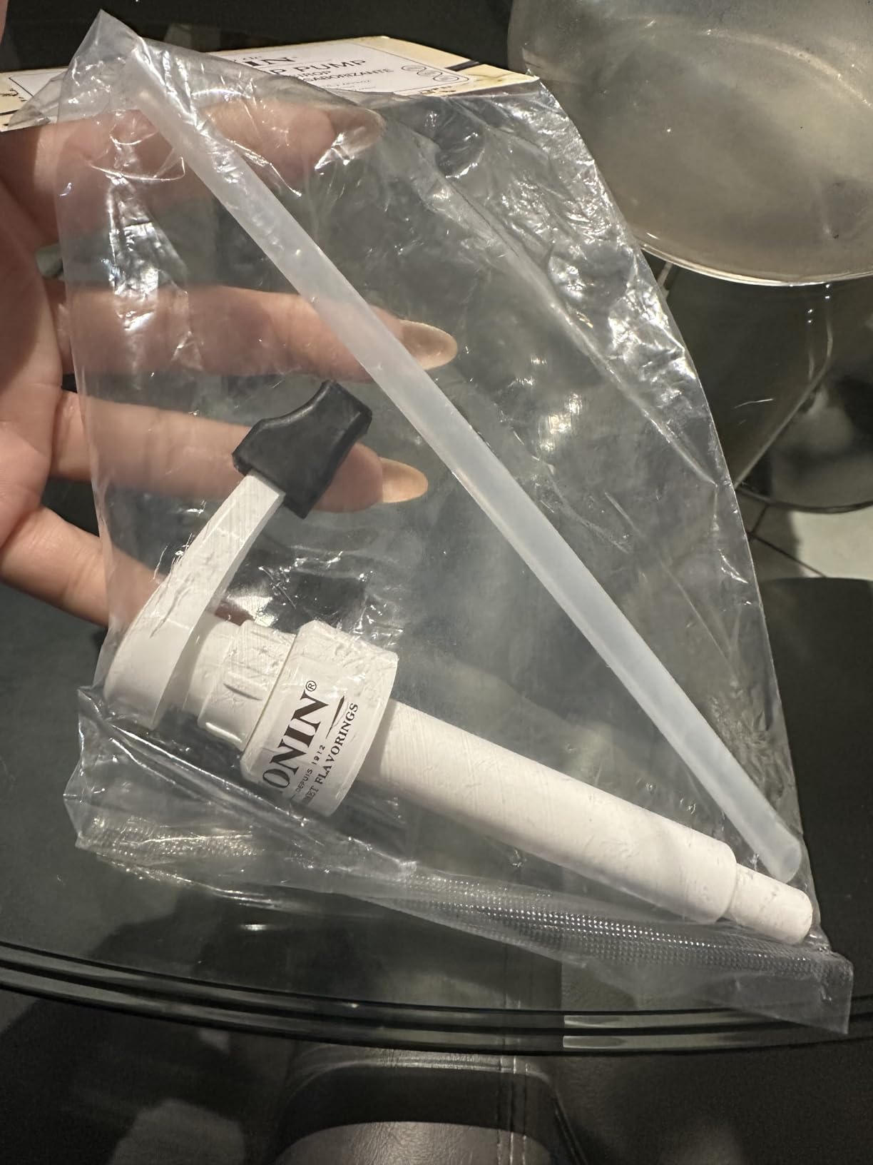 Monin - Syrup Pump, Exclusively for 750ml (25.4 fl oz) Glass Bottles | Mess-Free Dispensing + Tip Cover Included (White) customer photo 1