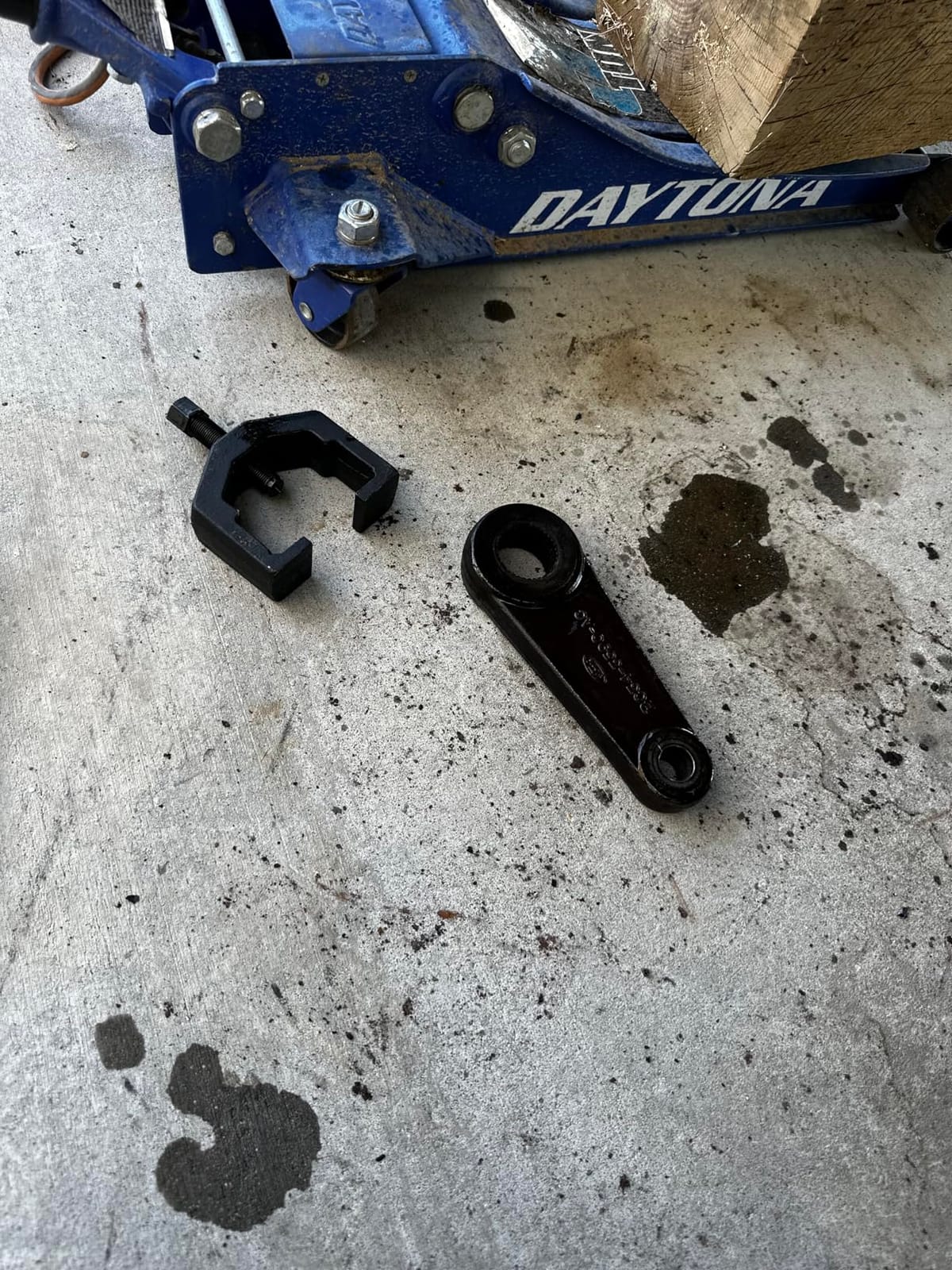 Lisle 41970 Heavy Duty Pitman Arm Puller for Ford customer photo 1