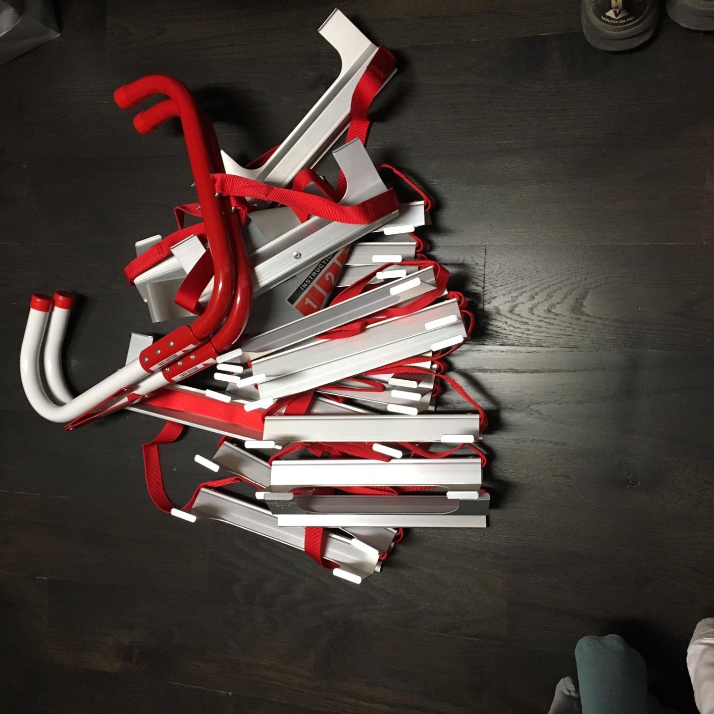 Kidde Fire Escape Ladder, 3-Story Rope Ladder, Extends to 25-Feet, Anti-Slip Rungs customer photo 1