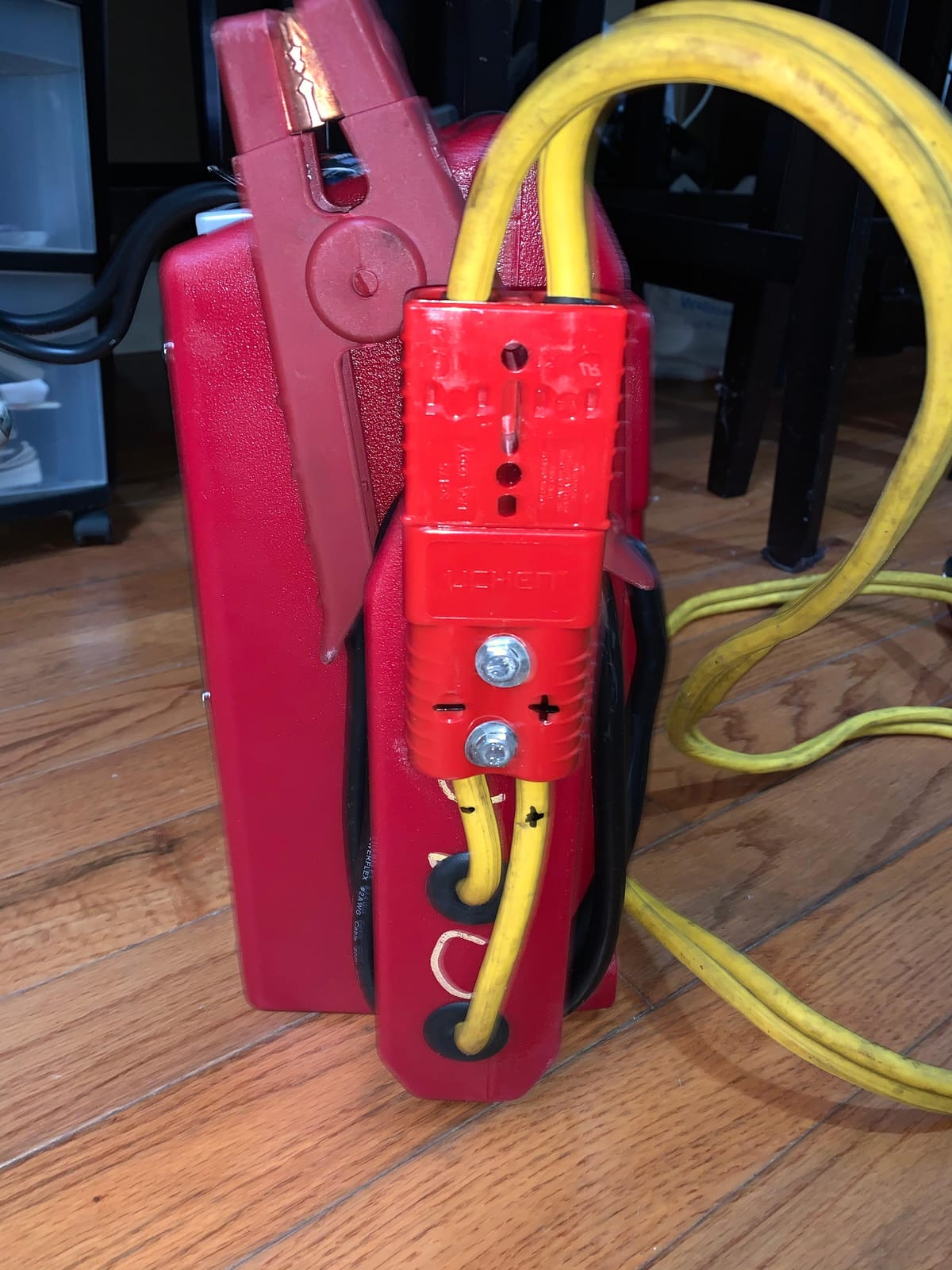 Clore Automotive Jump-N-Carry JNC1224 3400/1700 Peak Amp 12/24V Jump Starter customer photo 1
