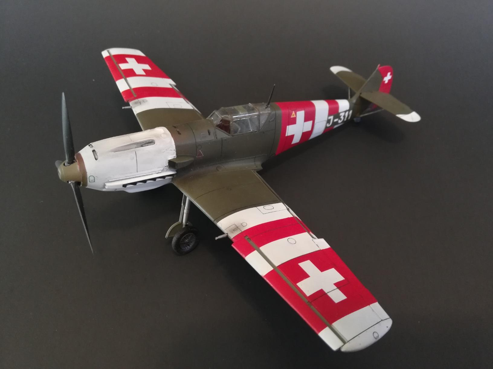 Tamiya 300061063 - 1:48 WWII Model Set Messerschmitt BF109E-4/7 Trop customer photo 2