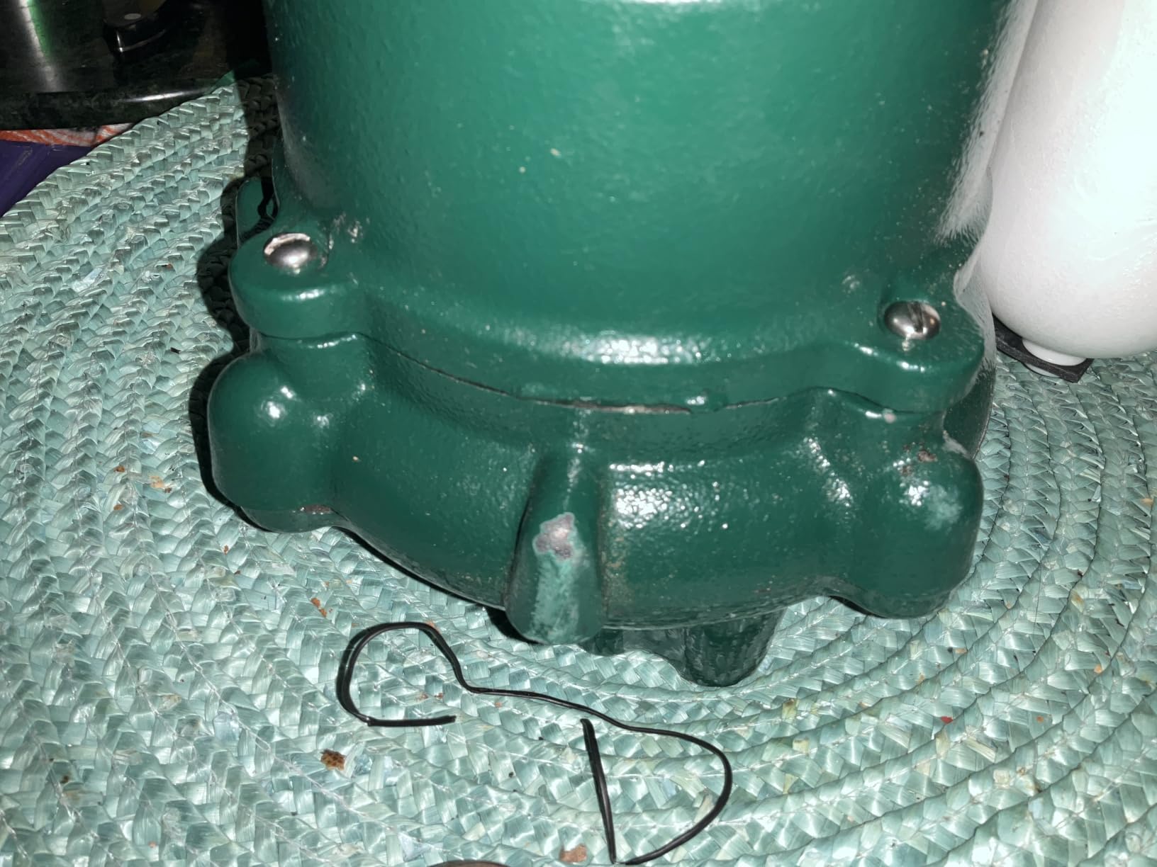 Zoeller M57 Mighty-Mate Submersible Sump Pump - 3/10 HP Cast Iron - 115V | 9' Cord - Vertical Float - 1.5