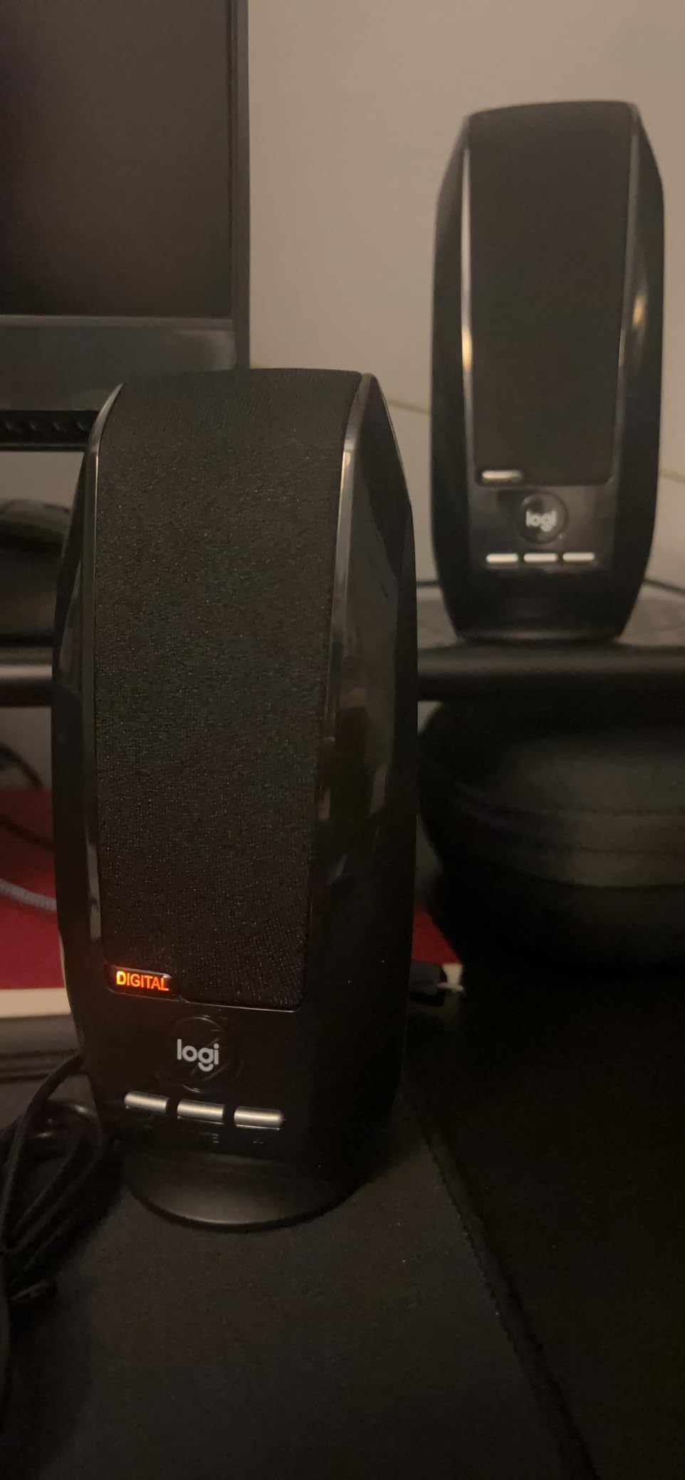 Logitech S150 USB Speakers with Digital Sound | Built-in volume and mute controls, 1.2W RMS power customer photo 2
