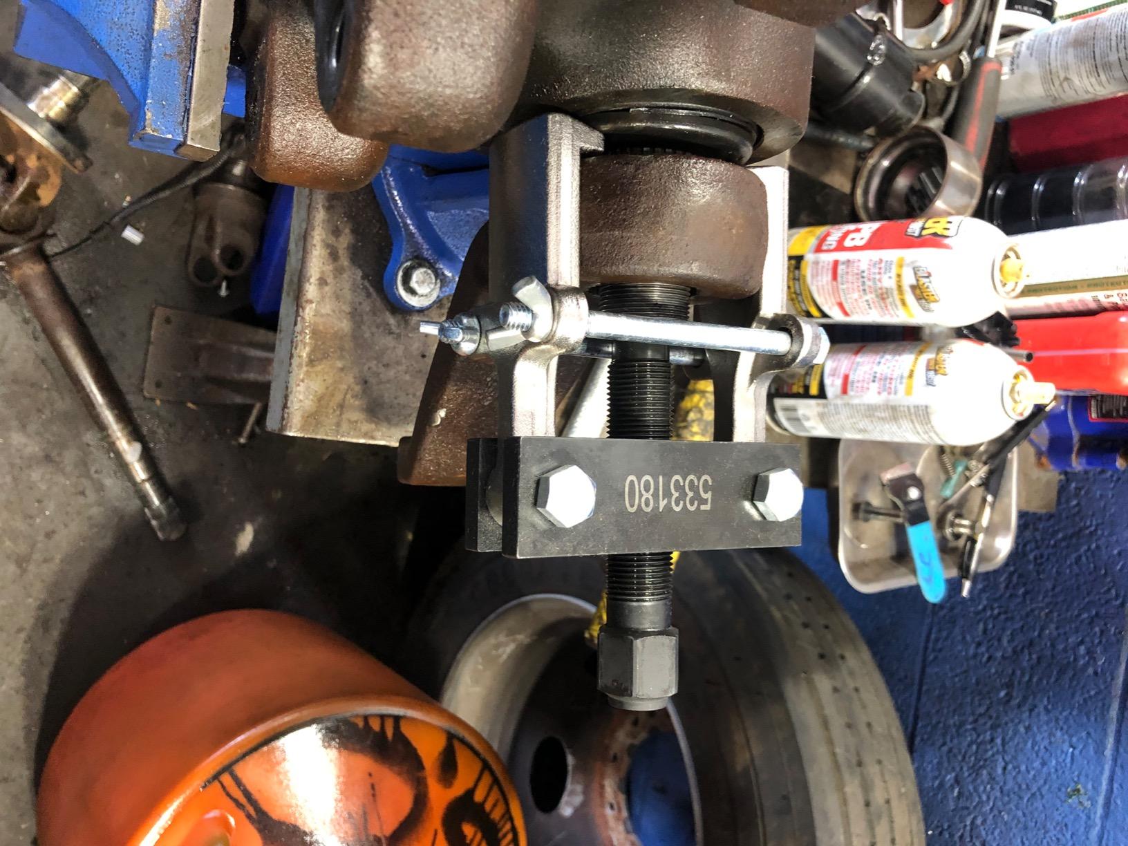 OTC 6497 Super Duty Pitman Arm Puller | Compatible with Select Ford F-250/350 Super Duty; Ram 2500/3500 Trucks; Jeep Wrangler JL, Gladiator JL customer photo 2