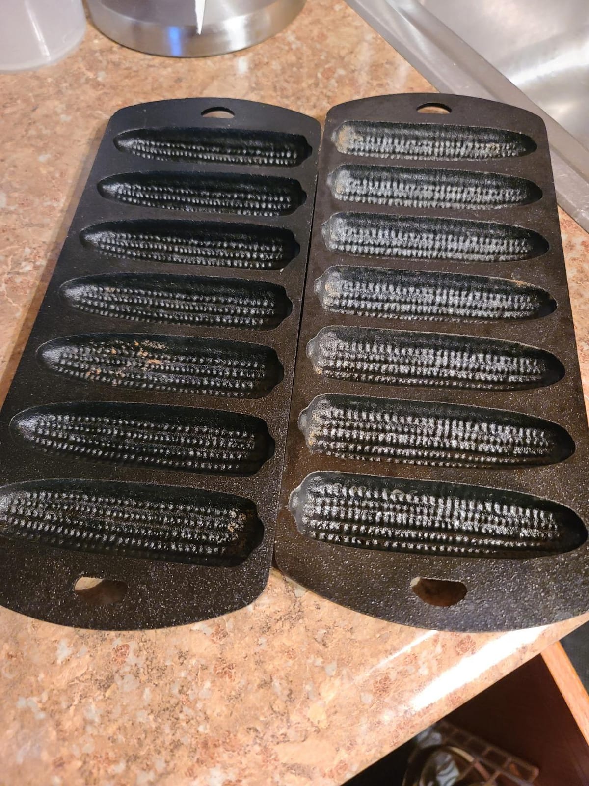 Old Mountain Pre Seasoned 7 Impression Cornbread Pan, 12 Inch x 5 1/2 Inch customer photo 2