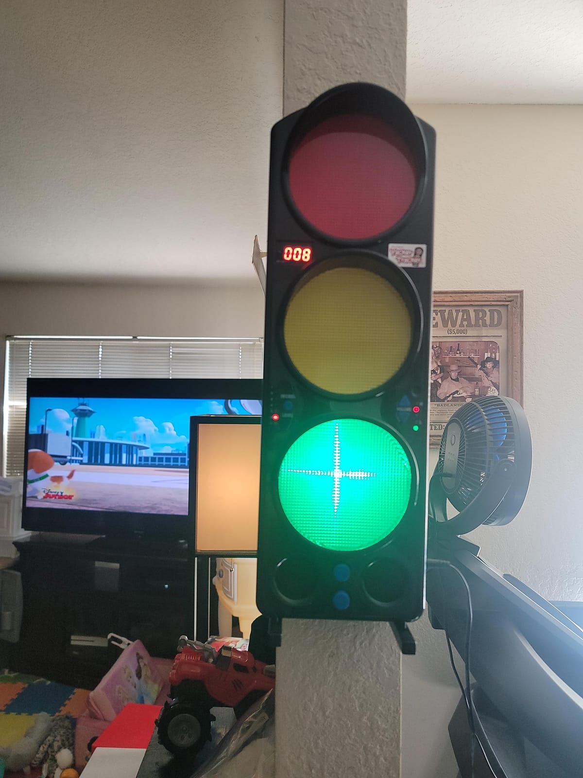 Yacker Tracker Noise Level Monitor, LED, 17 Inches, Red/Yellow/Green customer photo 2