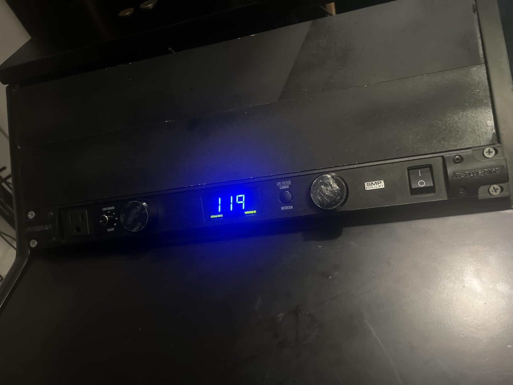Furman PL-PLUS DMC Power Conditioner with Voltmeter / AMMeter | 15A, 9 outlets, digital volt/ammeter, SMP/LiFT/EVS, dual retractable LED lights, BNC lamp connector customer photo 1