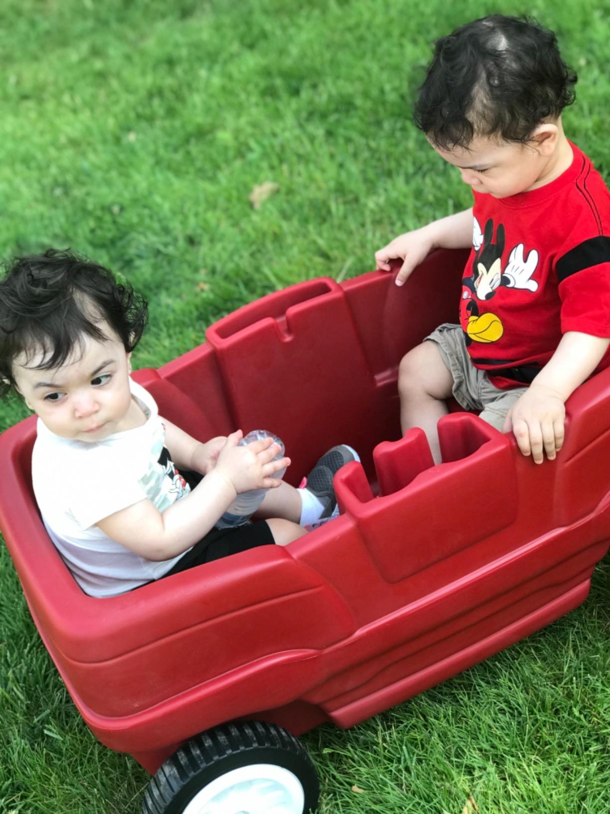 Step2 Neighborhood Wagon, Kids Ride On Toy, Stroller Substitute, Includes Seat Belts, Made of Durable Plastic, Max Weight 75 lbs., For Toddlers 1.5-5 Years Old, Red customer photo 1