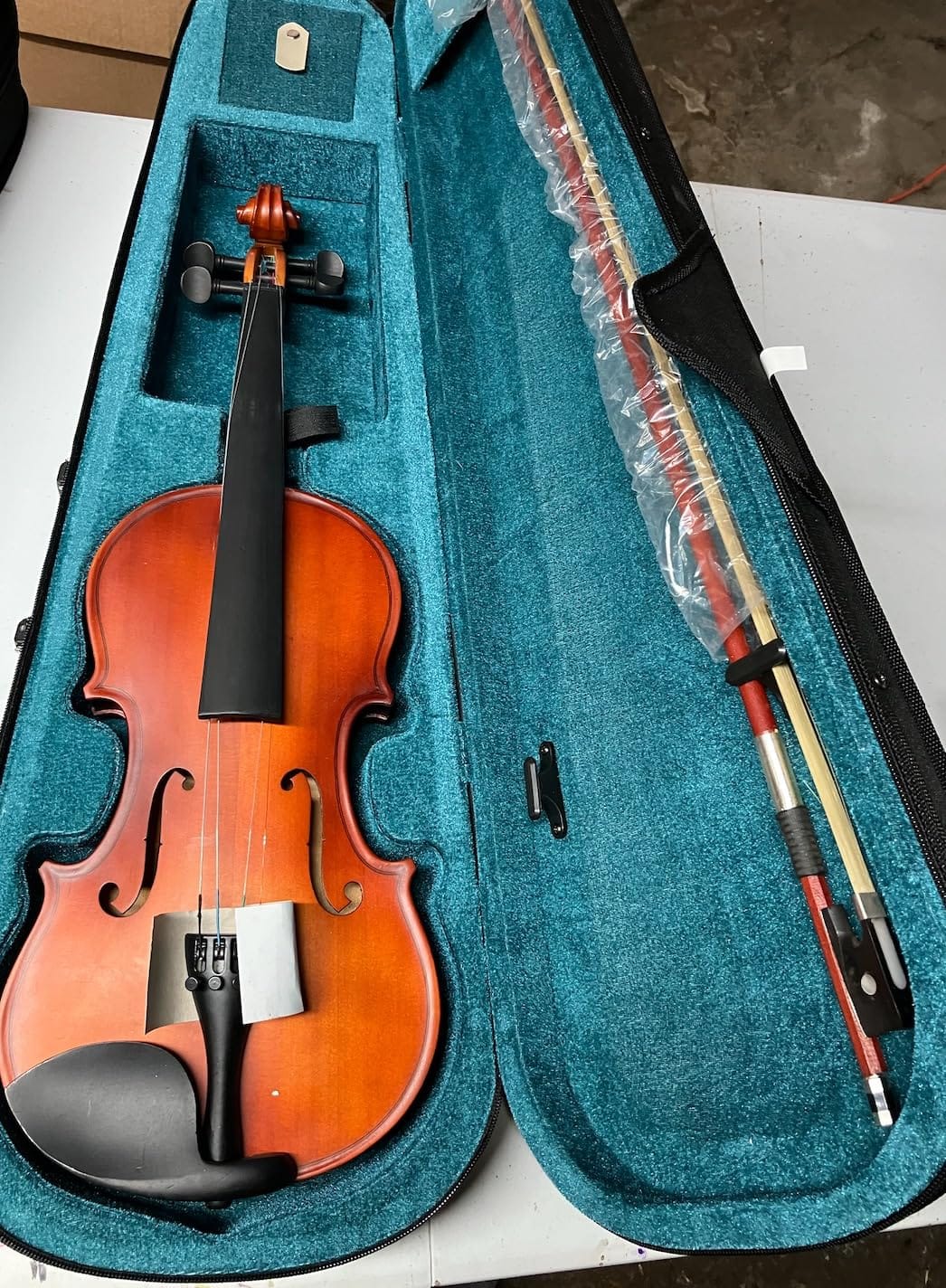 Mendini by Cecilio Violin 4/4 Full Size Kit For Beginners - Hand Carved Acoustic Violins Set - Fiddle Solid Wood Kit with Hard Case, Bow, Rosin, Shoulder Rest, Bridge and Extra Strings customer photo 2